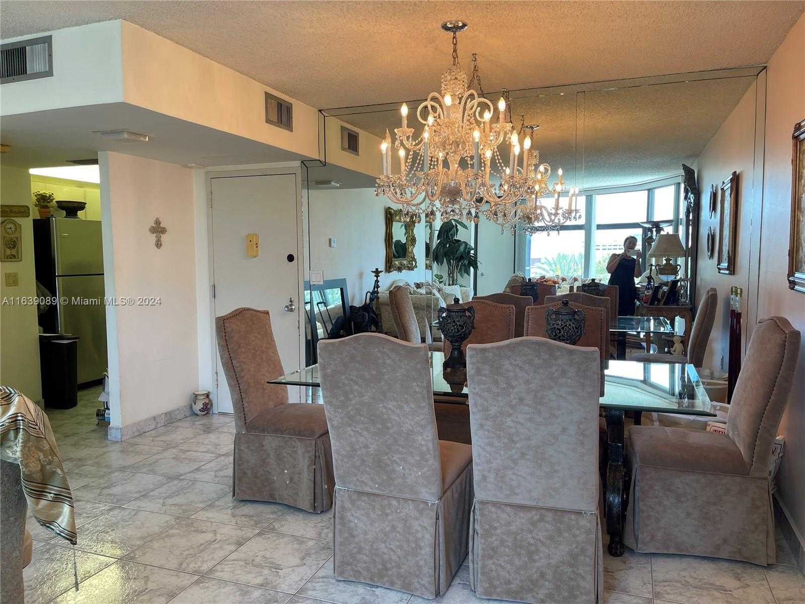 Small Image of 20100 WEST COUNTRY CLUB DR #507, Aventura Number 3