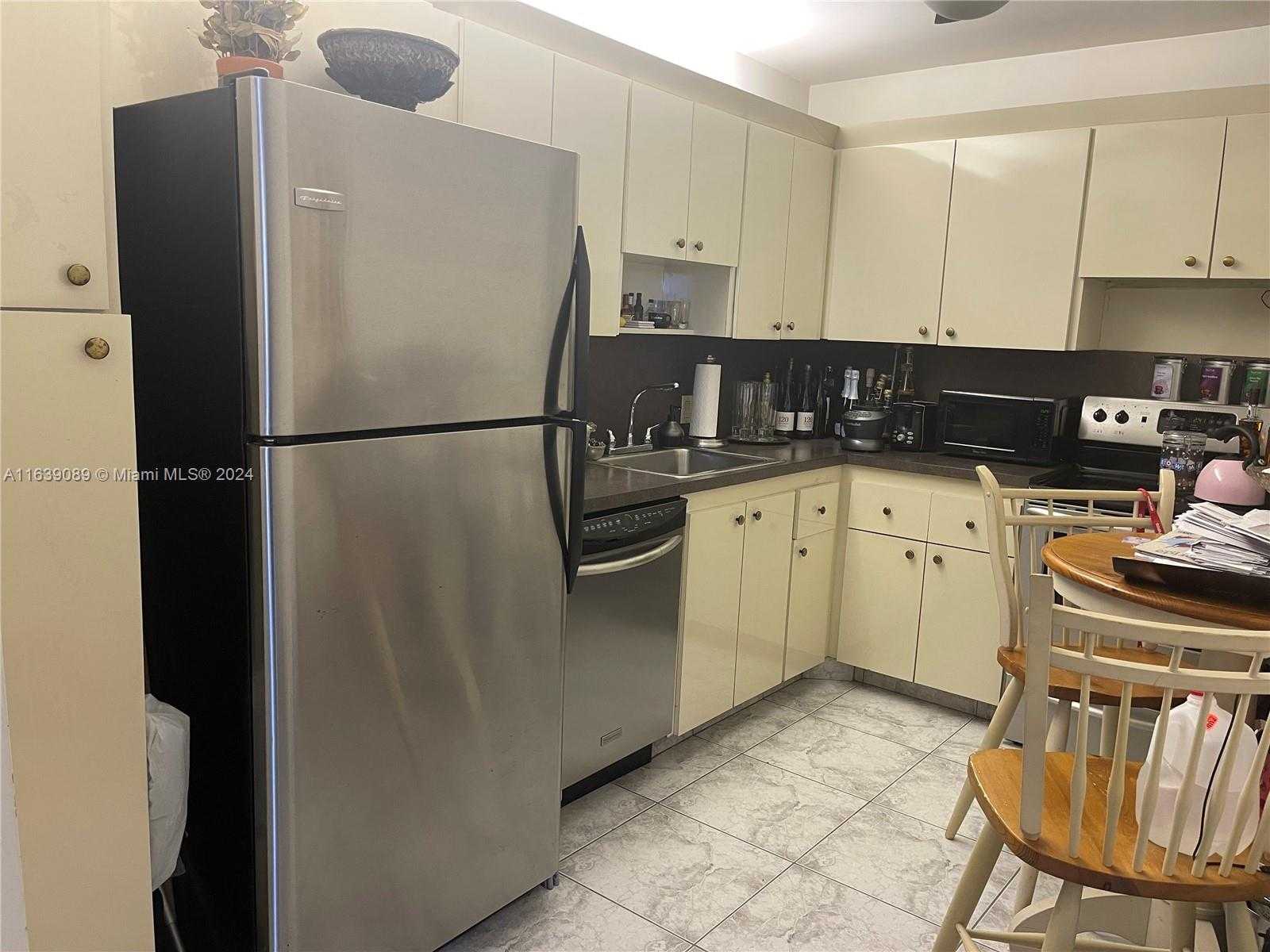 Small Image of 20100 WEST COUNTRY CLUB DR #507, Aventura Number 4