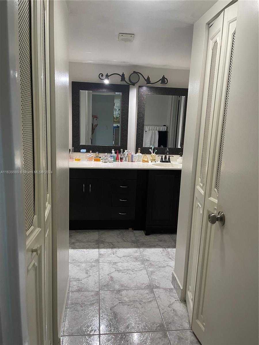 Small Image of 20100 WEST COUNTRY CLUB DR #507, Aventura Number 5