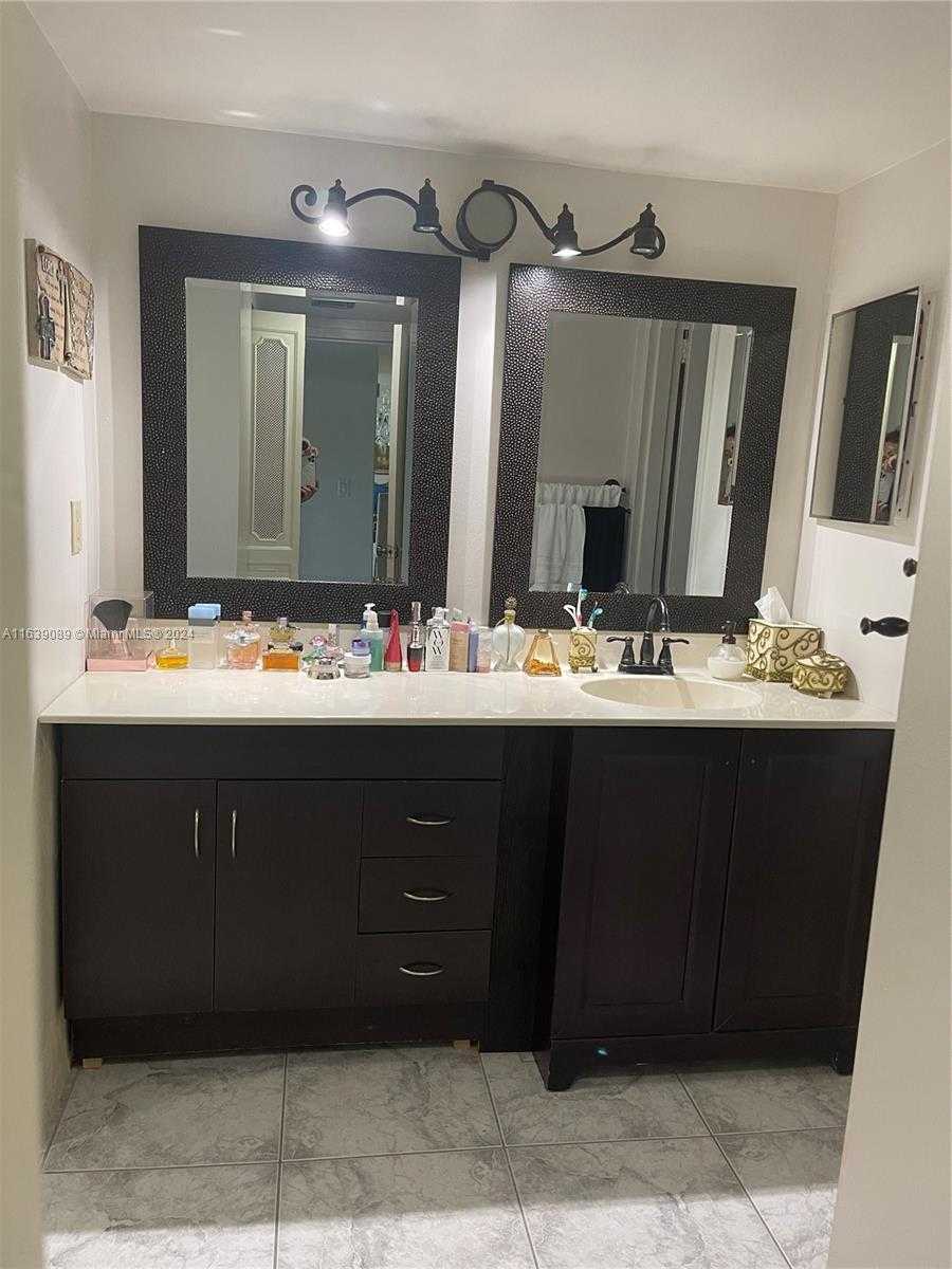 Small Image of 20100 WEST COUNTRY CLUB DR #507, Aventura Number 6