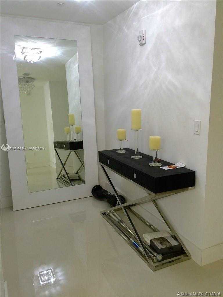 Small Image of 600 NORTH EAST 27 STREET #LPH03, Miami Number 4