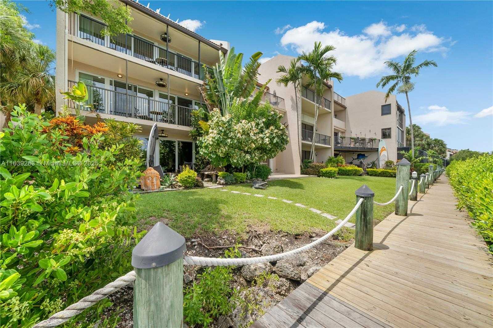 Small Image of 6100 PARADISE POINT DR #6100, Palmetto Bay Number 14