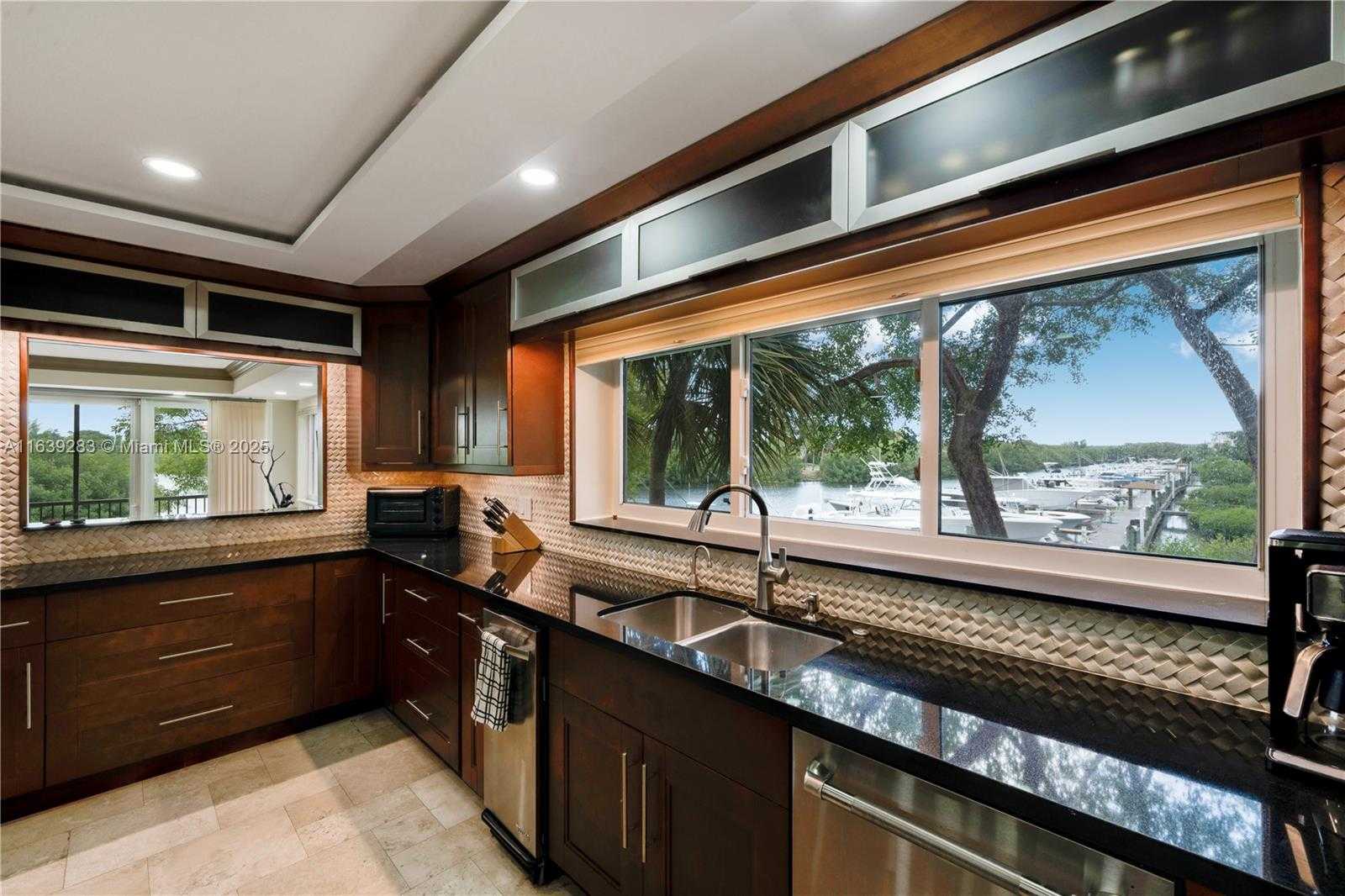 Small Image of 6100 PARADISE POINT DR #6100, Palmetto Bay Number 35