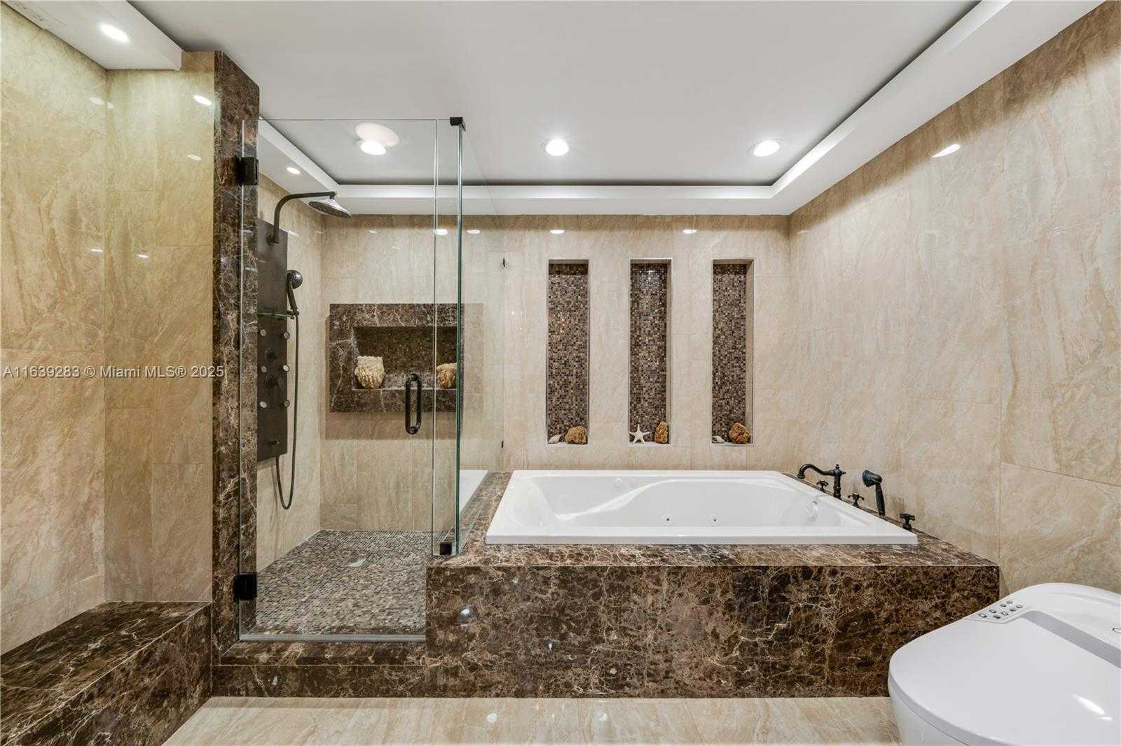 Small Image of 6100 PARADISE POINT DR #6100, Palmetto Bay Number 54
