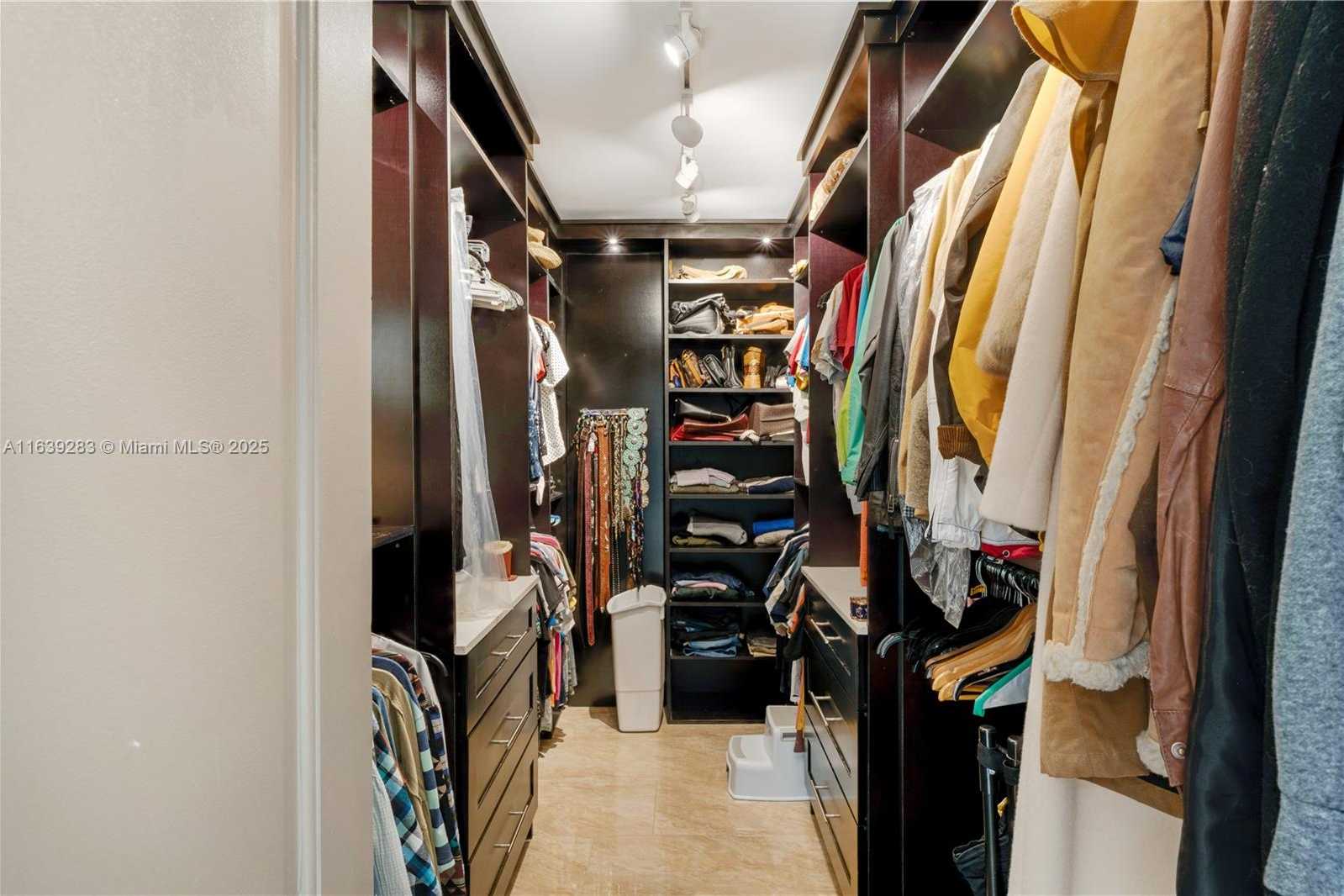 Small Image of 6100 PARADISE POINT DR #6100, Palmetto Bay Number 57