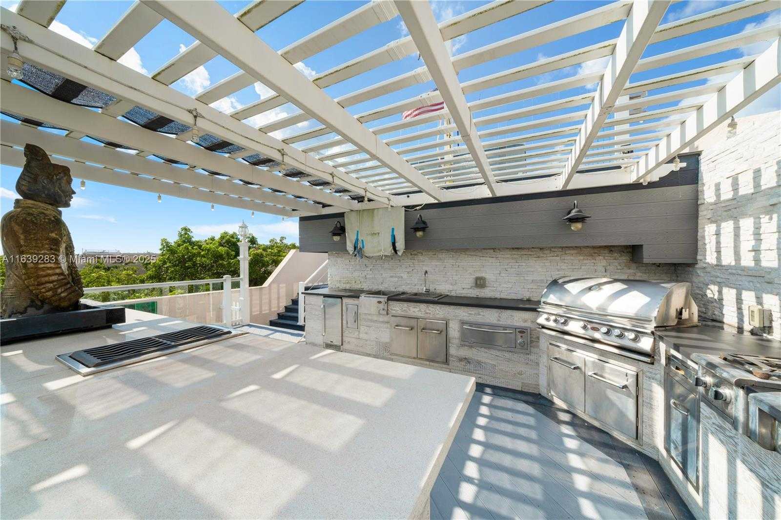 Small Image of 6100 PARADISE POINT DR #6100, Palmetto Bay Number 75