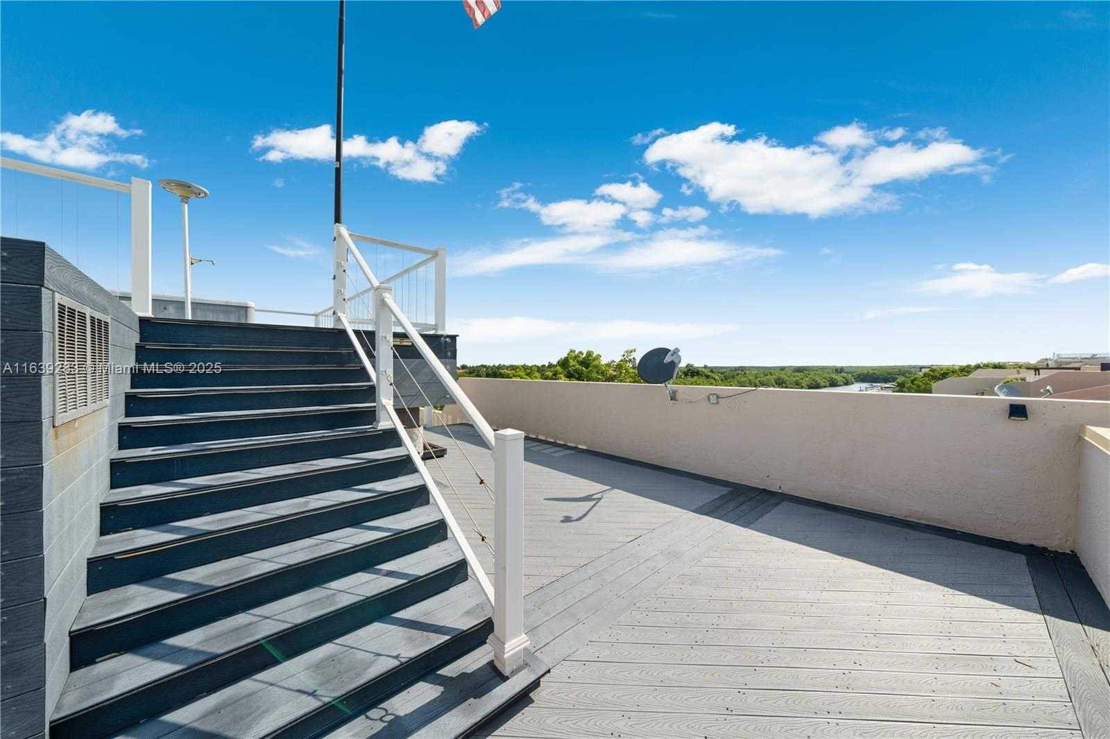 Small Image of 6100 PARADISE POINT DR #6100, Palmetto Bay Number 81