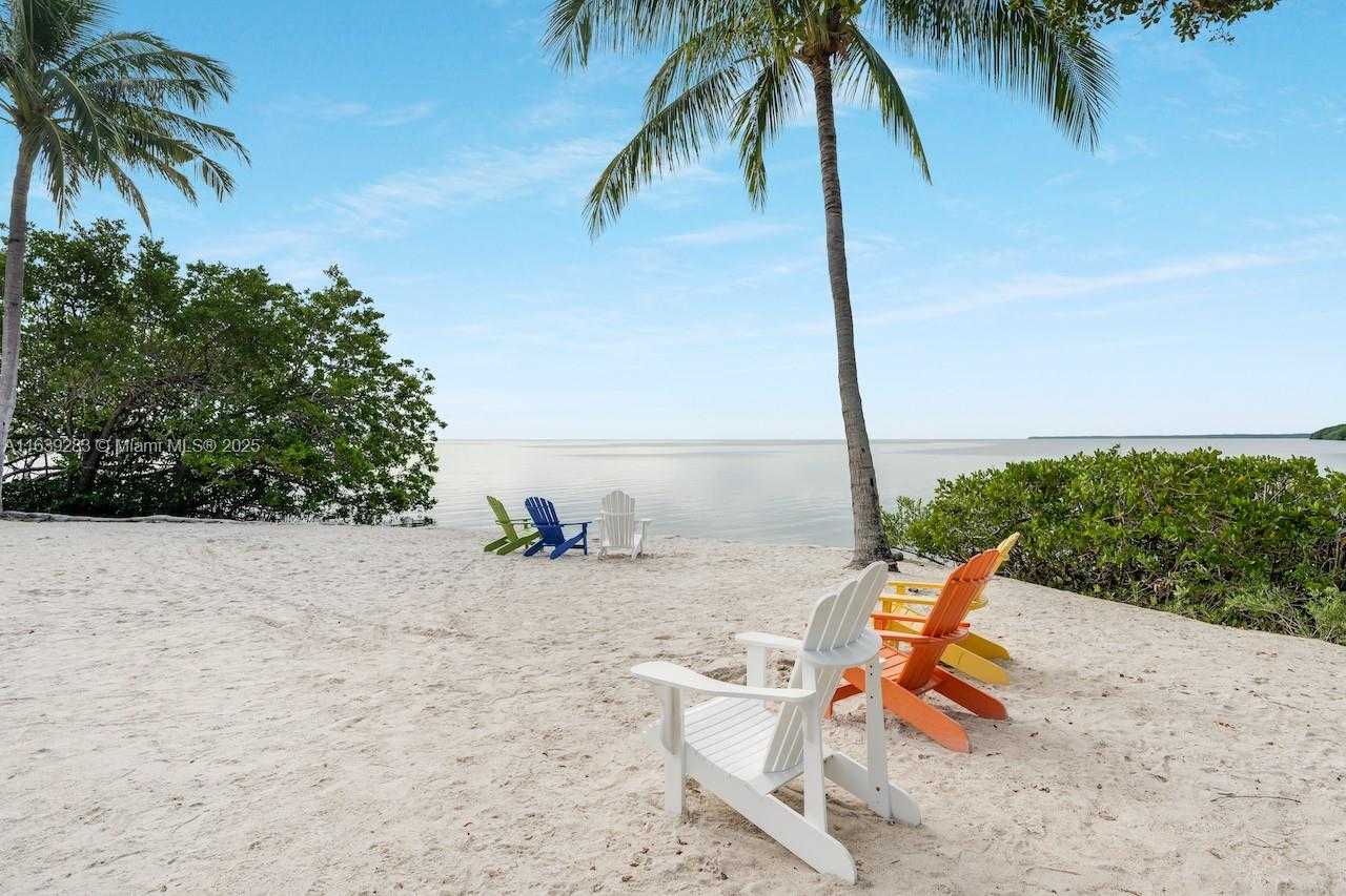 Small Image of 6100 PARADISE POINT DR #6100, Palmetto Bay Number 97
