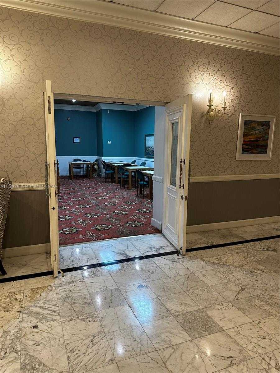 Small Image of 3800 SOUTH OCEAN DR #1518, Hollywood Number 9