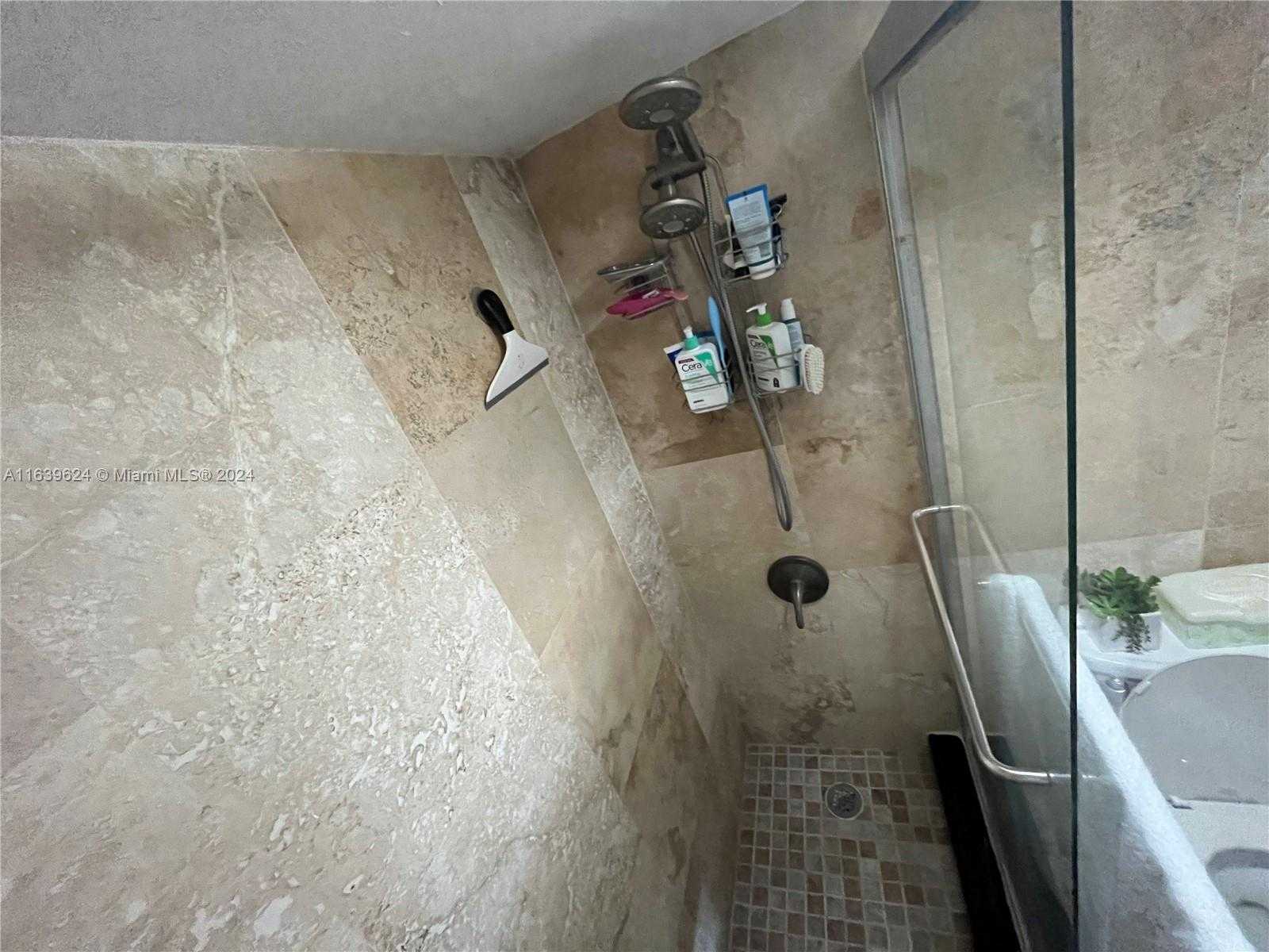 Small Image of 11111 BISCAYNE BLVD #2D, Miami Number 14