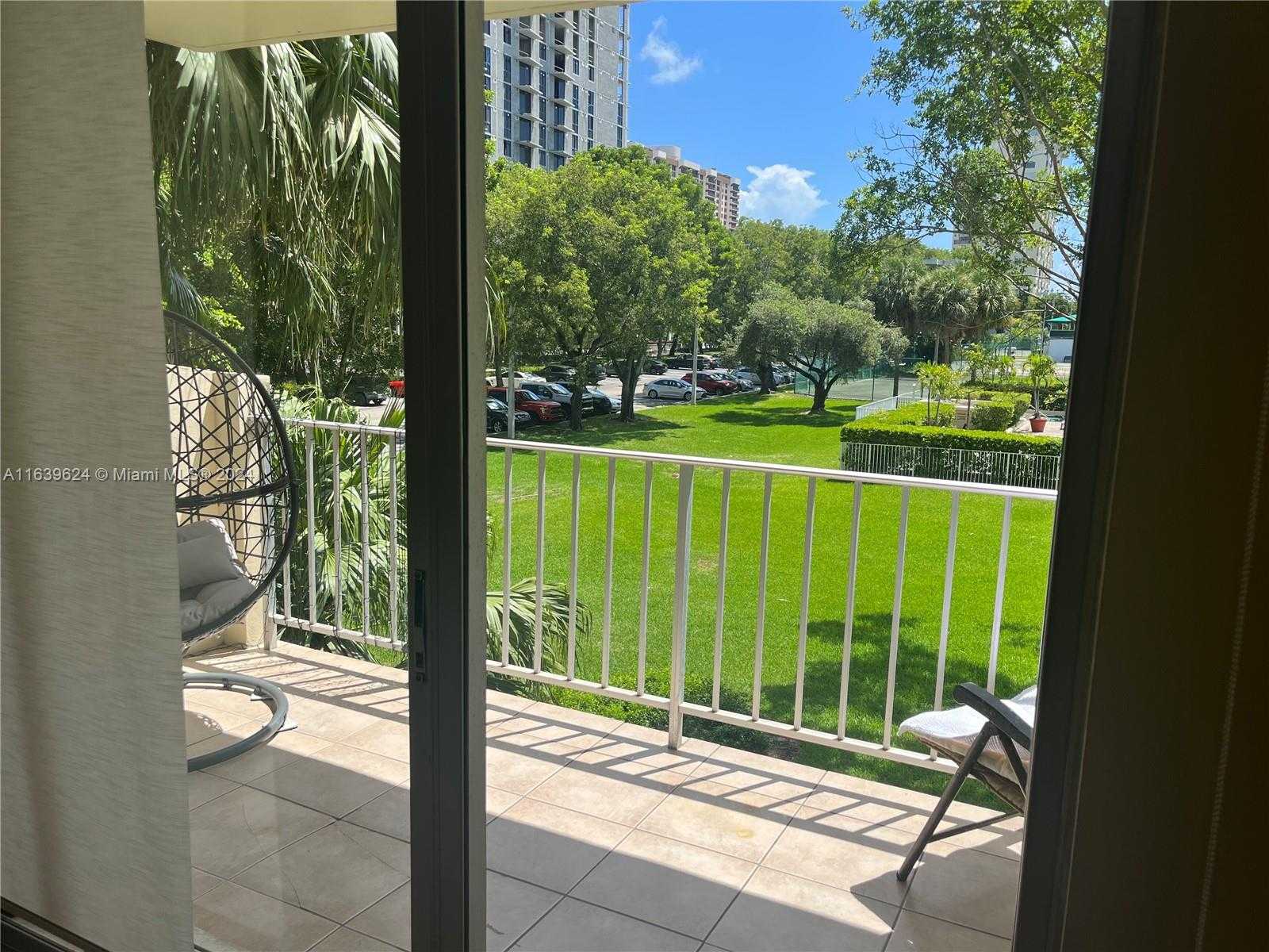 Small Image of 11111 BISCAYNE BLVD #2D, Miami Number 2