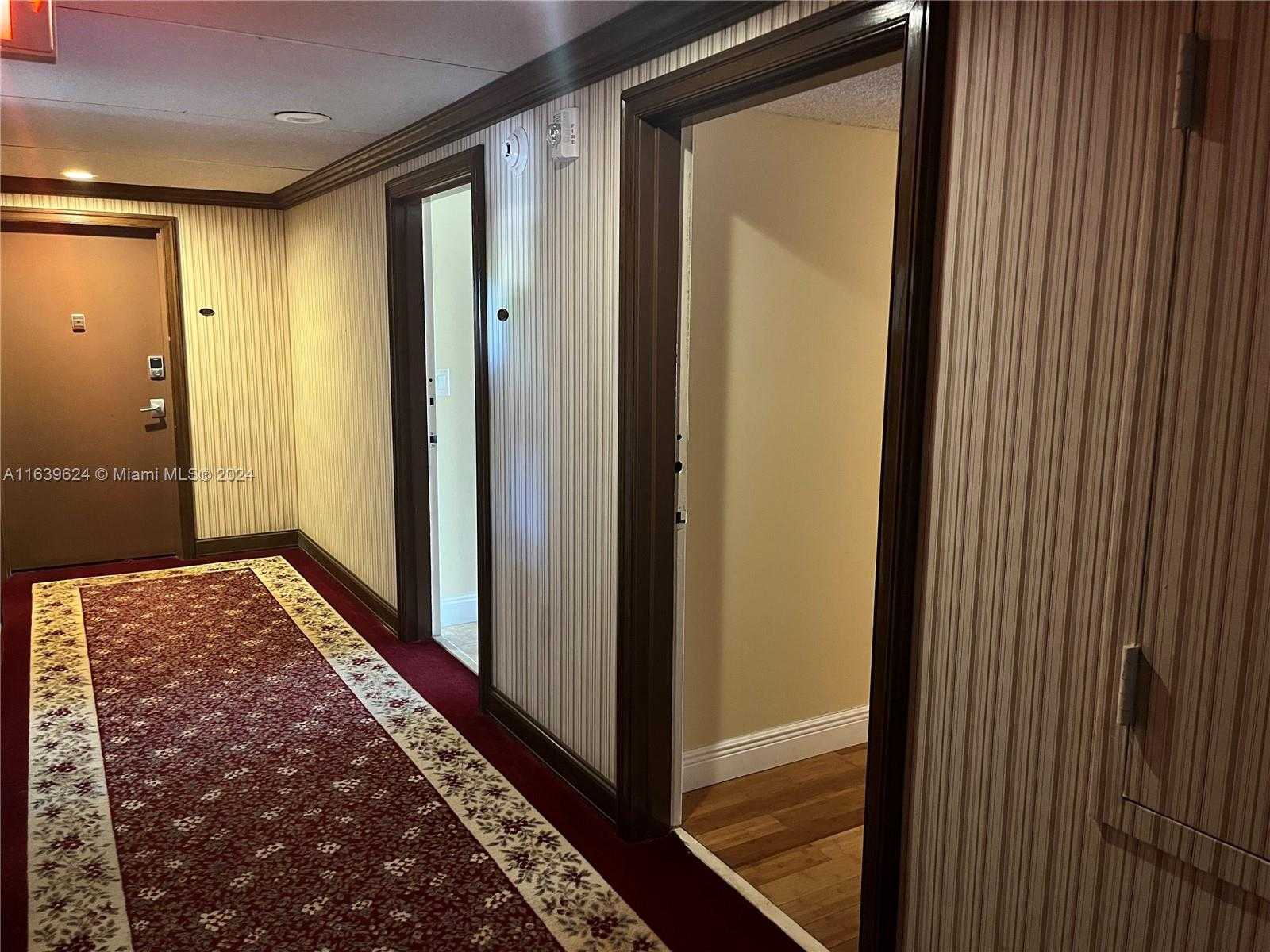 Small Image of 11111 BISCAYNE BLVD #2D, Miami Number 21