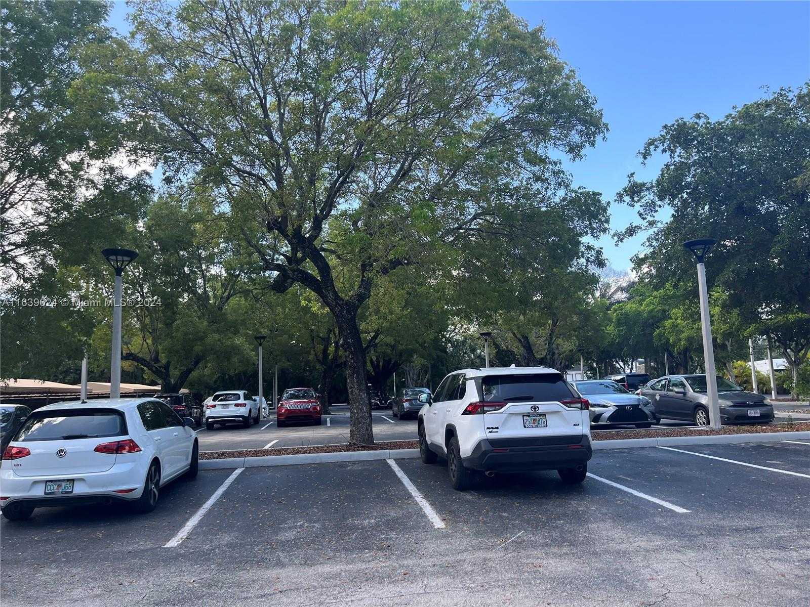 Small Image of 11111 BISCAYNE BLVD #2D, Miami Number 26