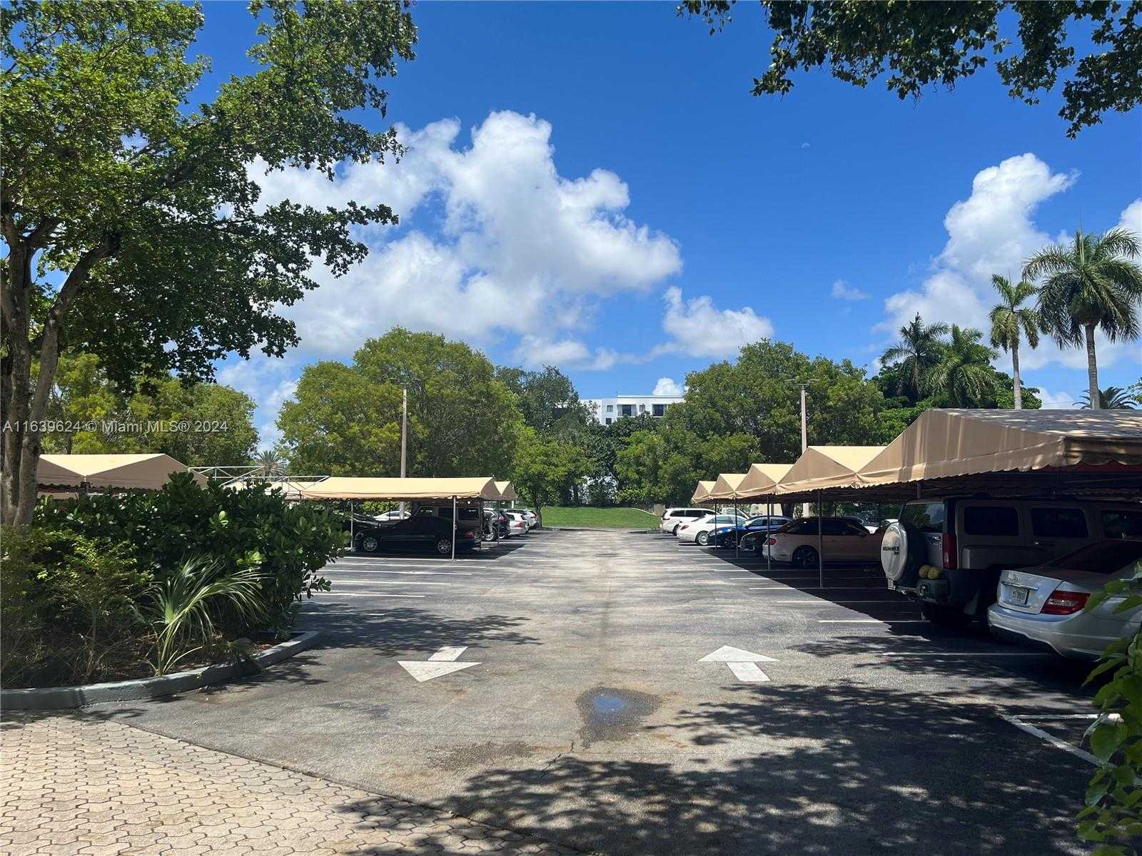 Small Image of 11111 BISCAYNE BLVD #2D, Miami Number 29