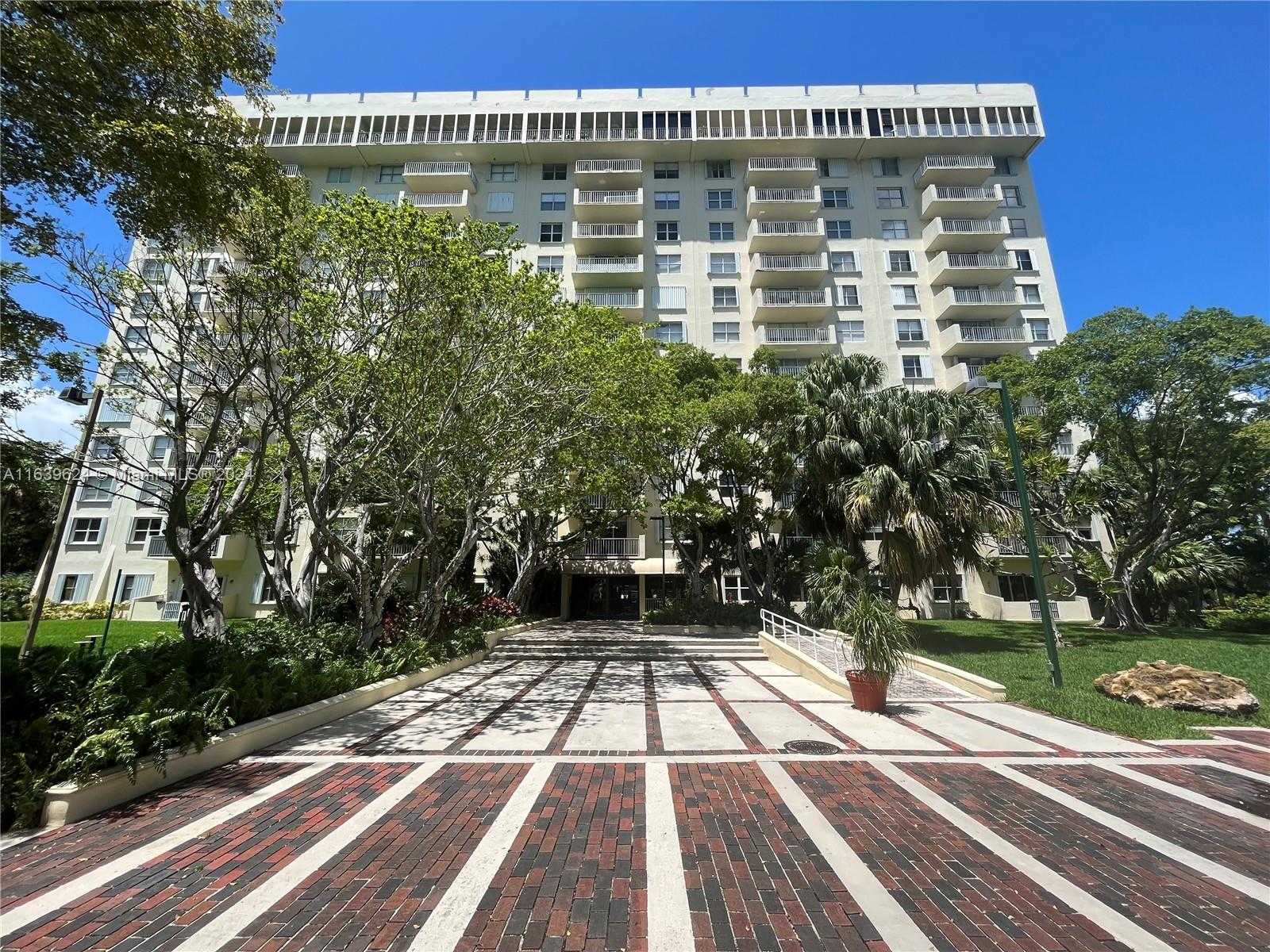 Small Image of 11111 BISCAYNE BLVD #2D, Miami Number 39