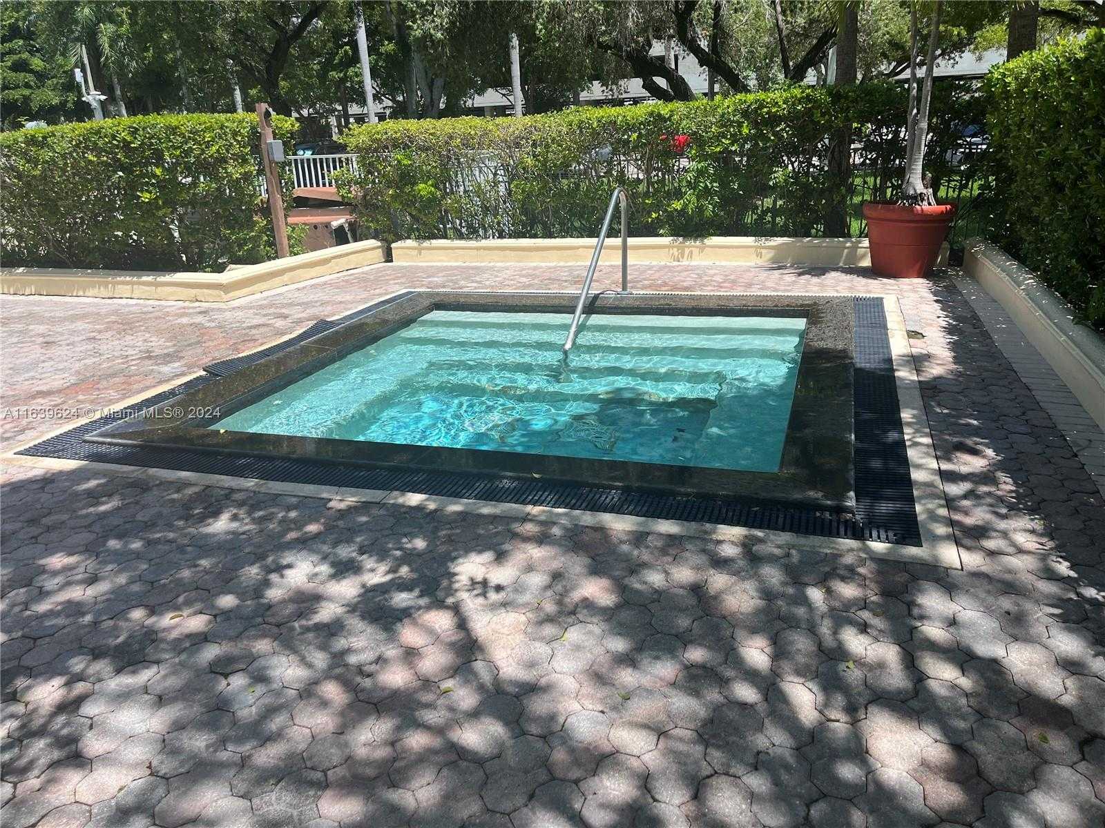 Small Image of 11111 BISCAYNE BLVD #2D, Miami Number 42