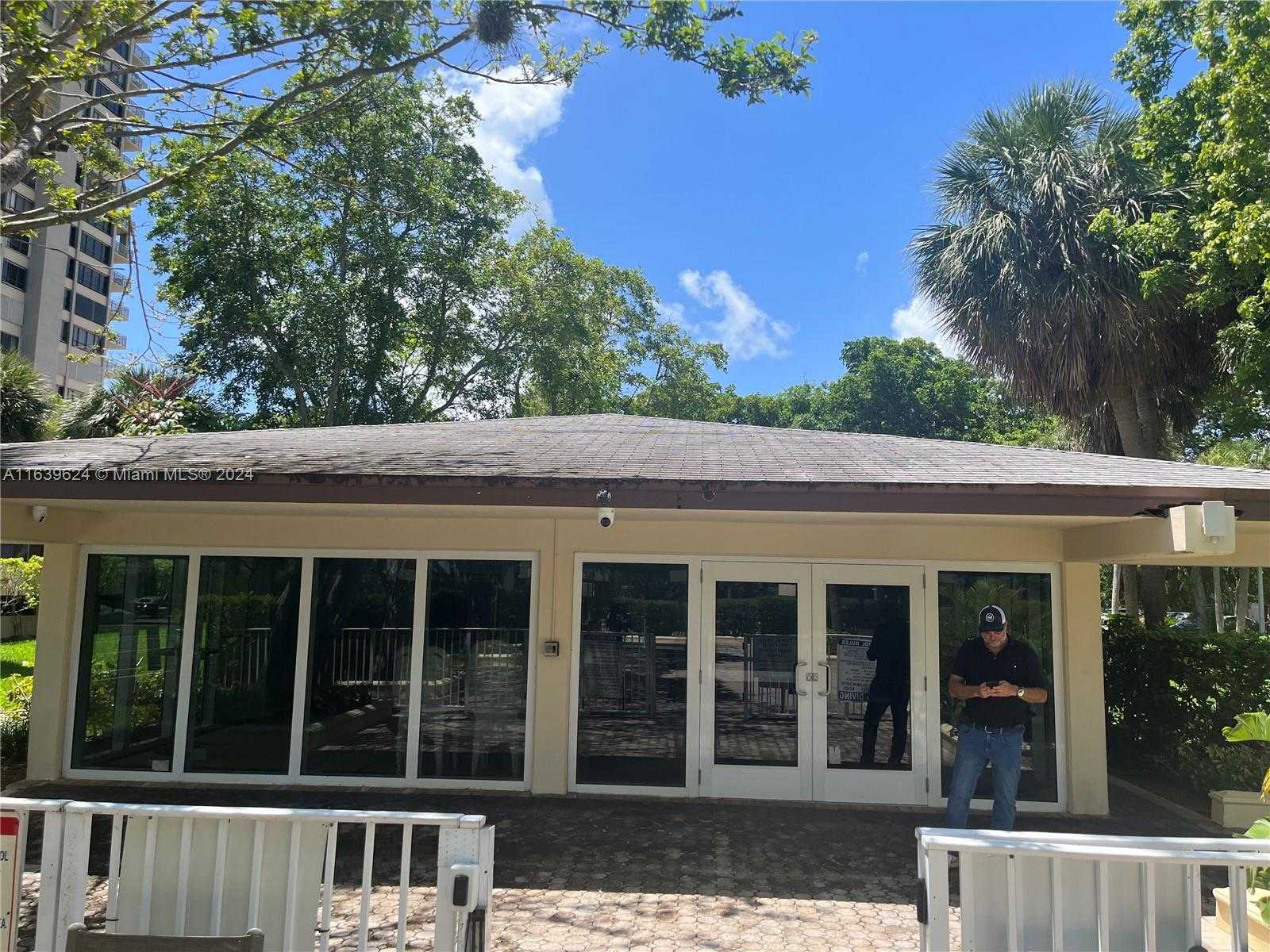 Small Image of 11111 BISCAYNE BLVD #2D, Miami Number 46