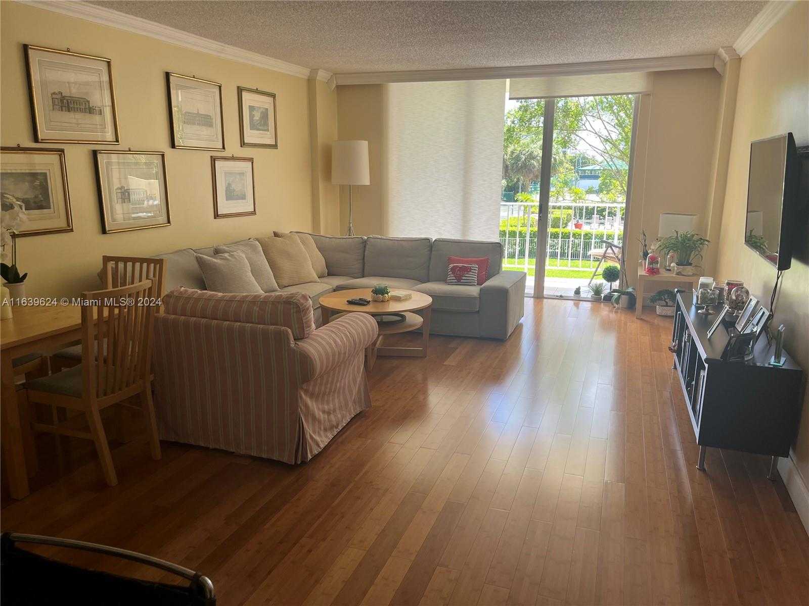 Small Image of 11111 BISCAYNE BLVD #2D, Miami Number 6