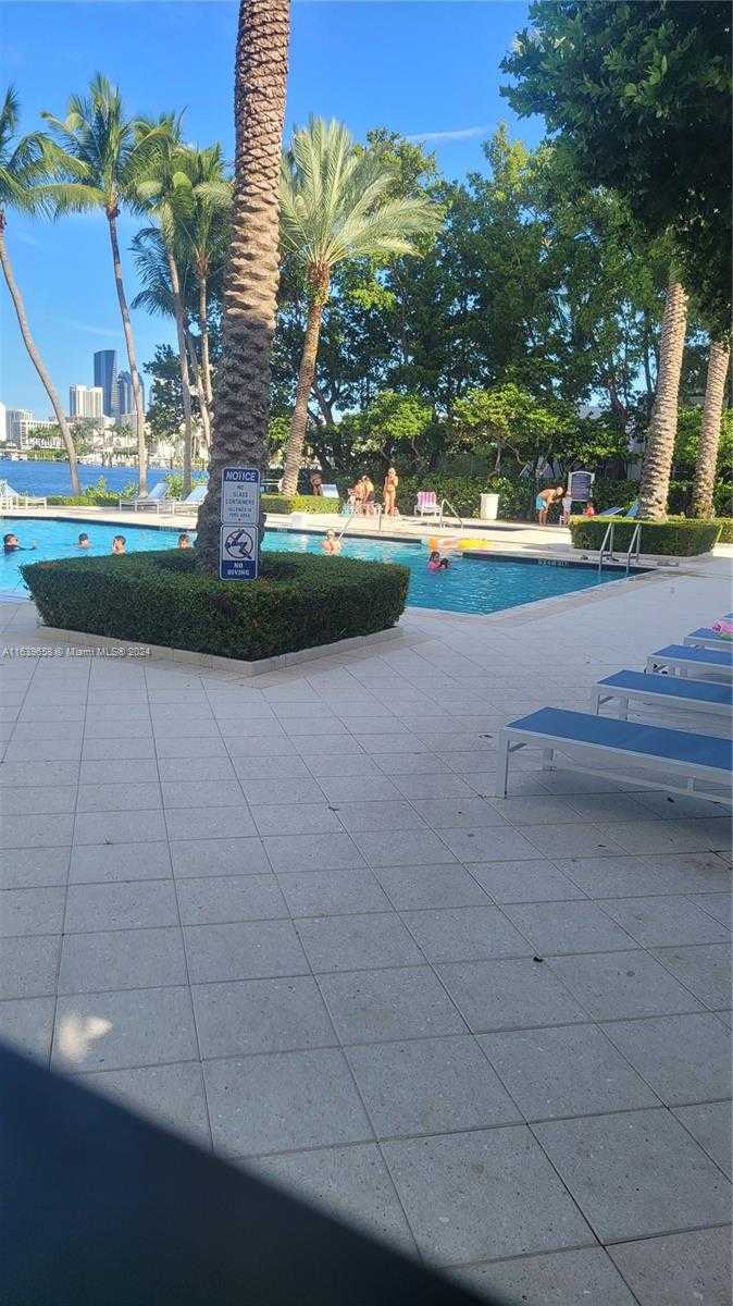 Small Image of 3115 #4106, Aventura Number 13