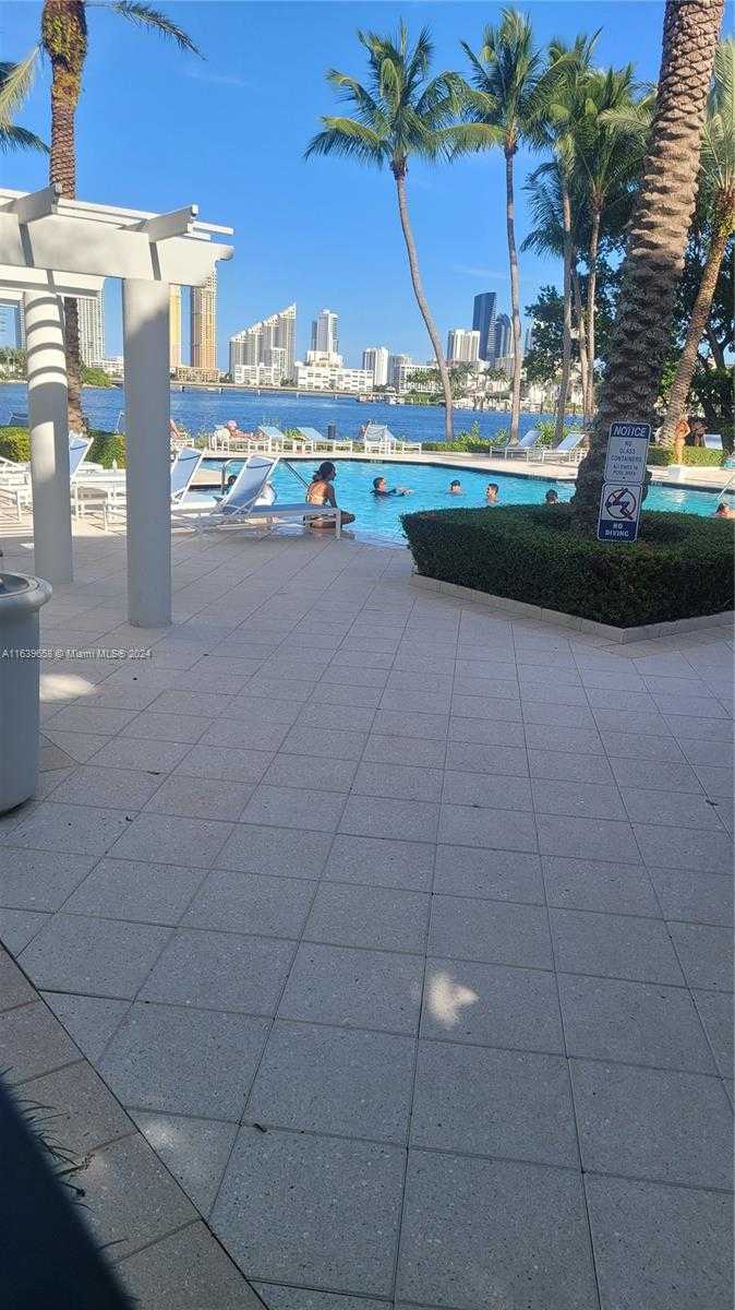 Small Image of 3115 #4106, Aventura Number 14