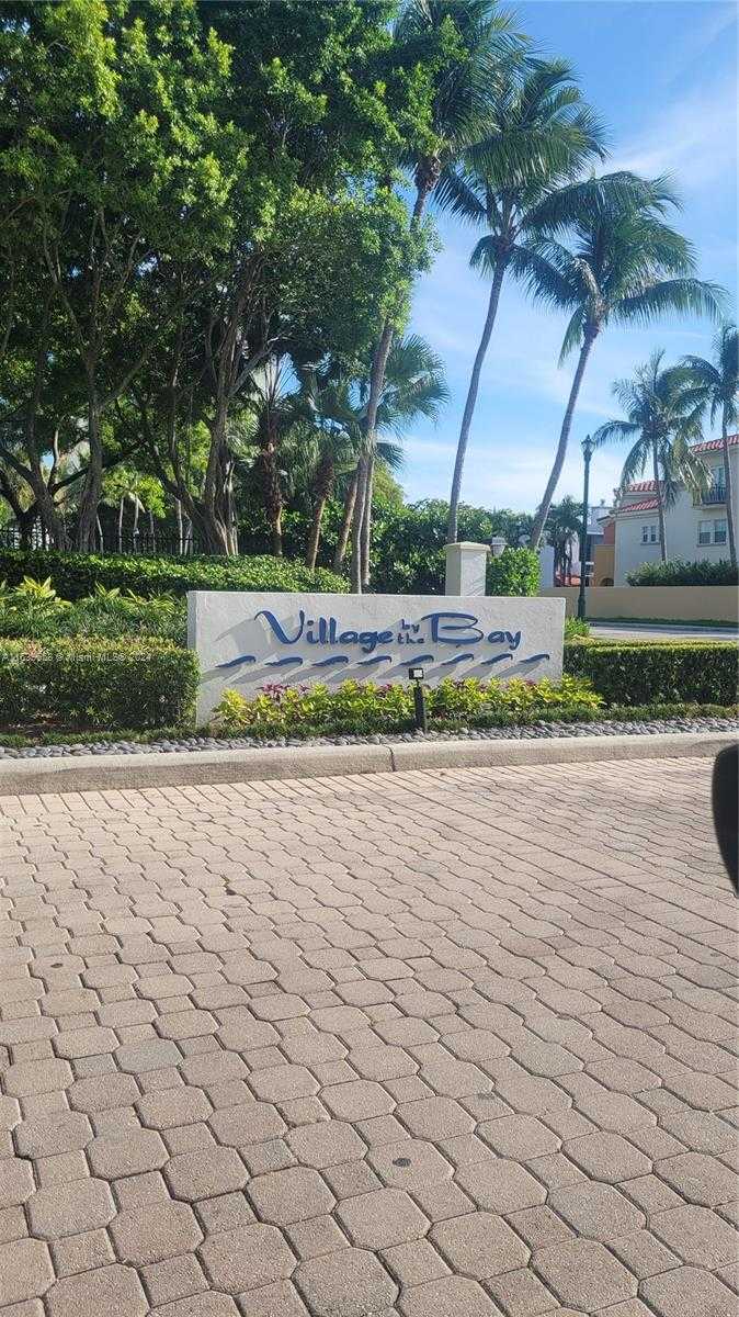 Small Image of 3115 #4106, Aventura Number 15
