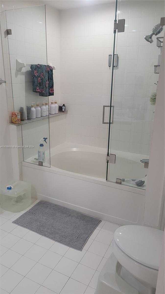 Small Image of 3115 #4106, Aventura Number 6