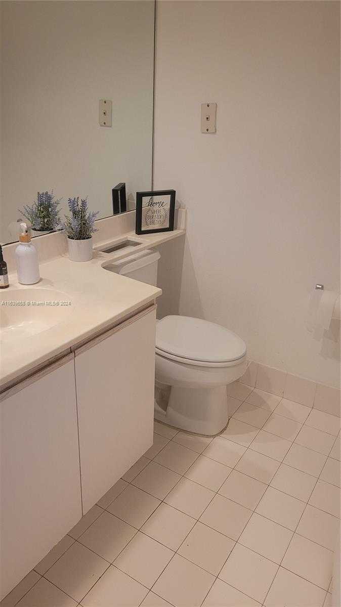 Small Image of 3115 #4106, Aventura Number 7