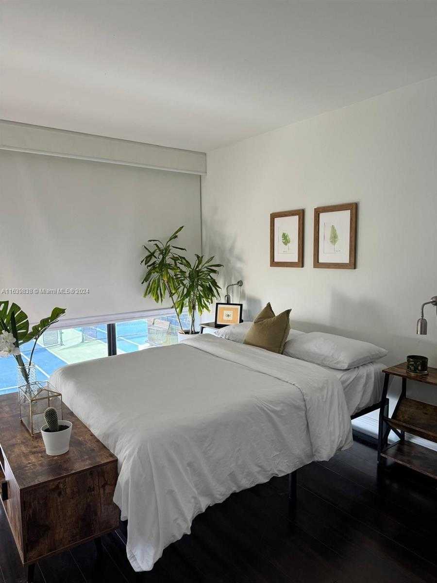 Small Image of 600 NE 36th St, Miami, FL 33137, USA Number 15