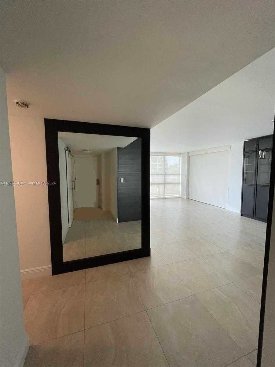 Small Image of 600 NE 36th St, Miami, FL 33137, USA Number 19