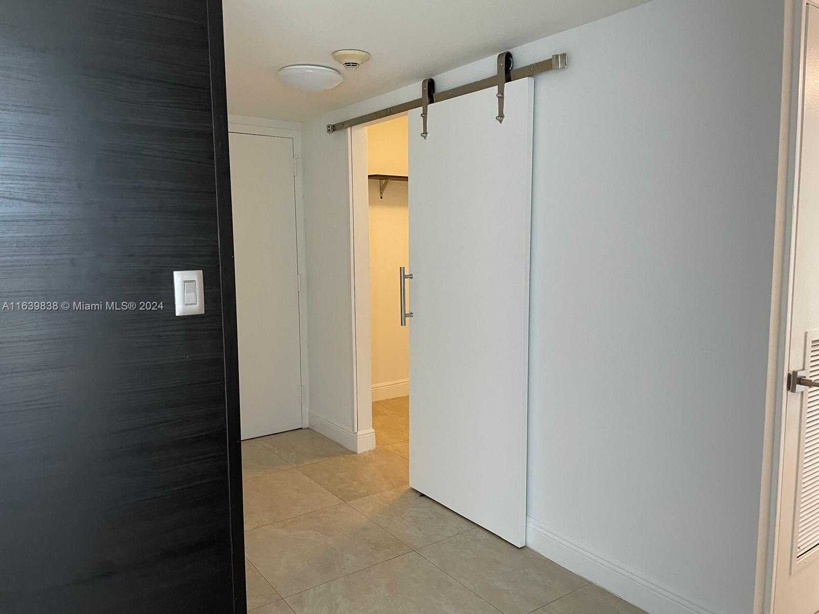 Small Image of 600 NE 36th St, Miami, FL 33137, USA Number 20
