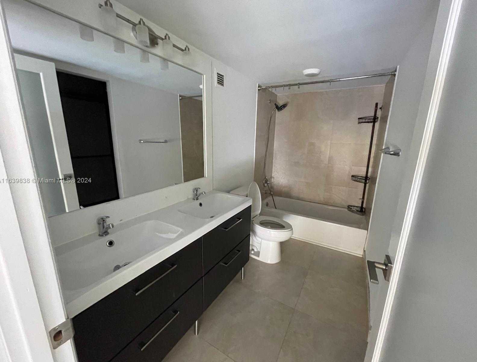 Small Image of 600 NE 36th St, Miami, FL 33137, USA Number 22