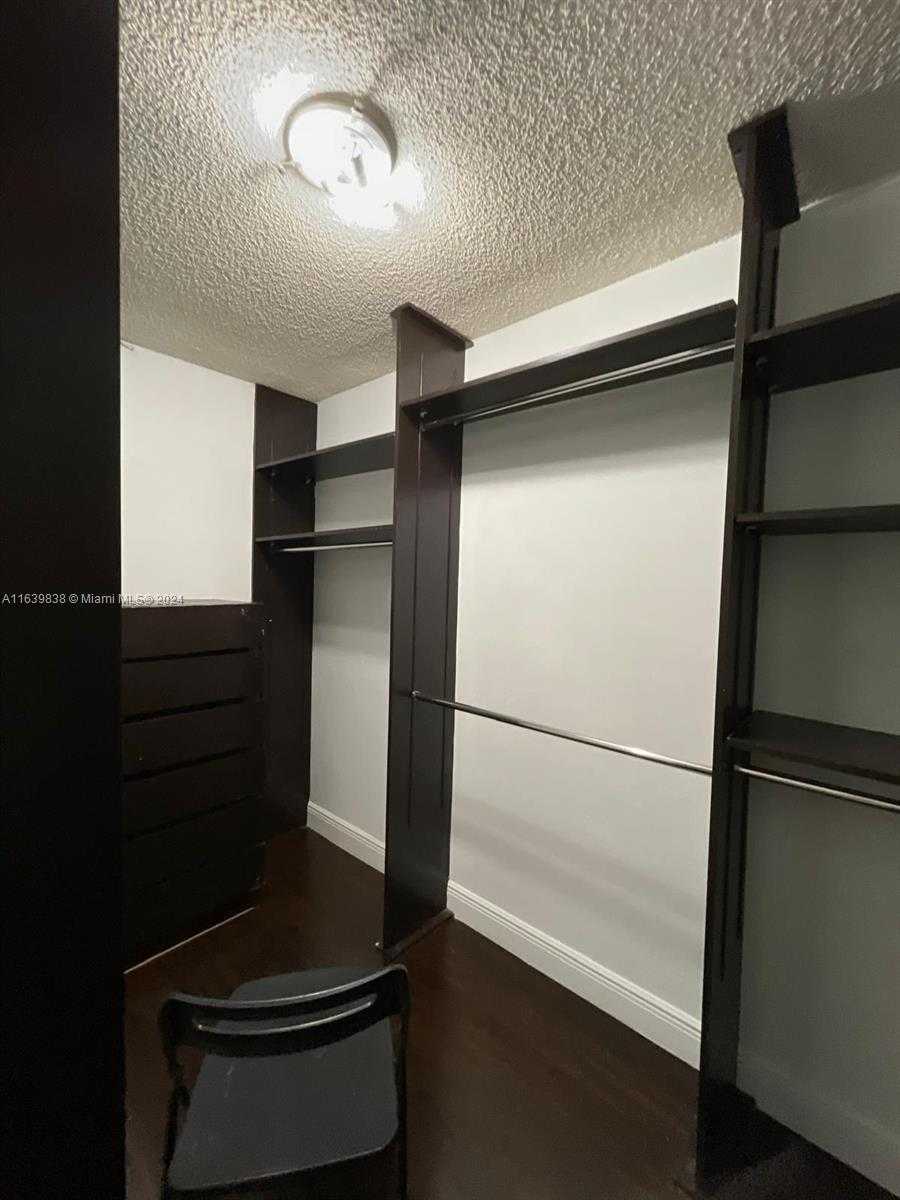 Small Image of 600 NE 36th St, Miami, FL 33137, USA Number 26