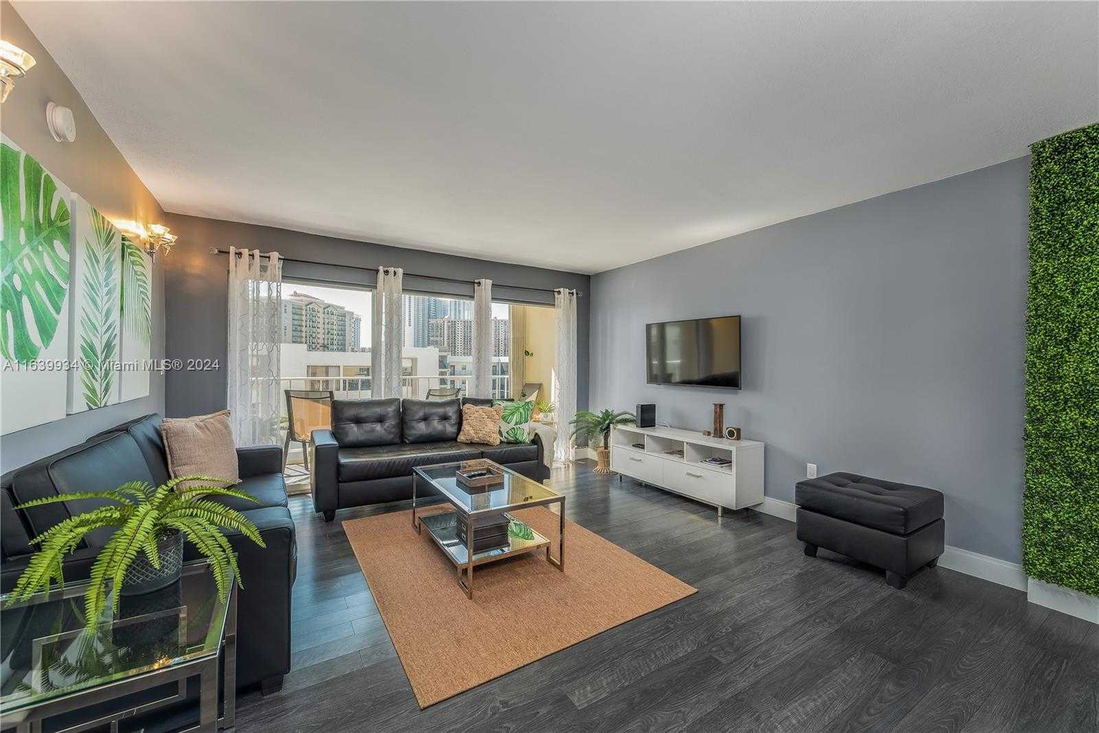 Small Image of 200 178th Dr, Sunny Isles Beach, FL 33160, USA Number 12
