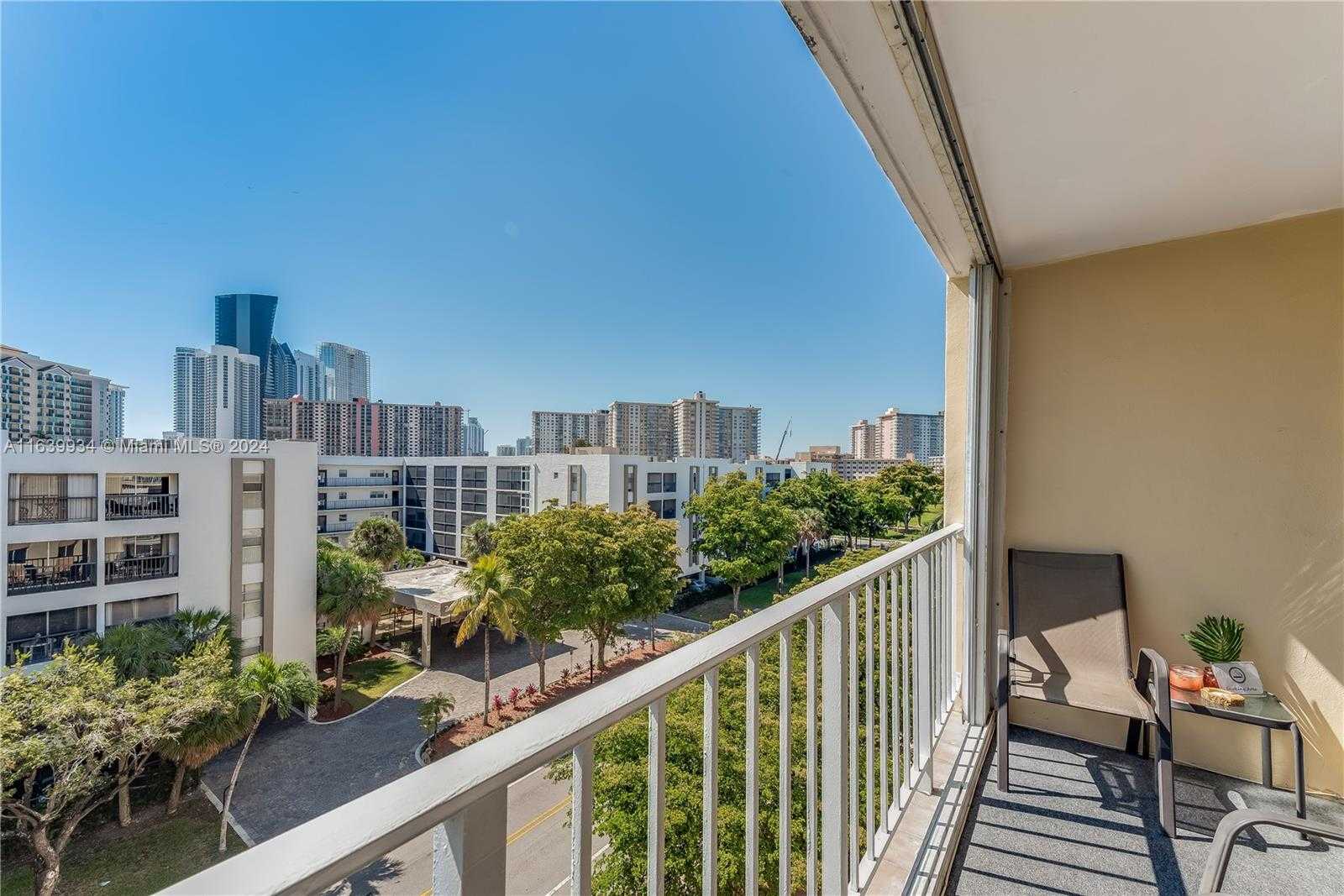 Small Image of 200 178th Dr, Sunny Isles Beach, FL 33160, USA Number 15