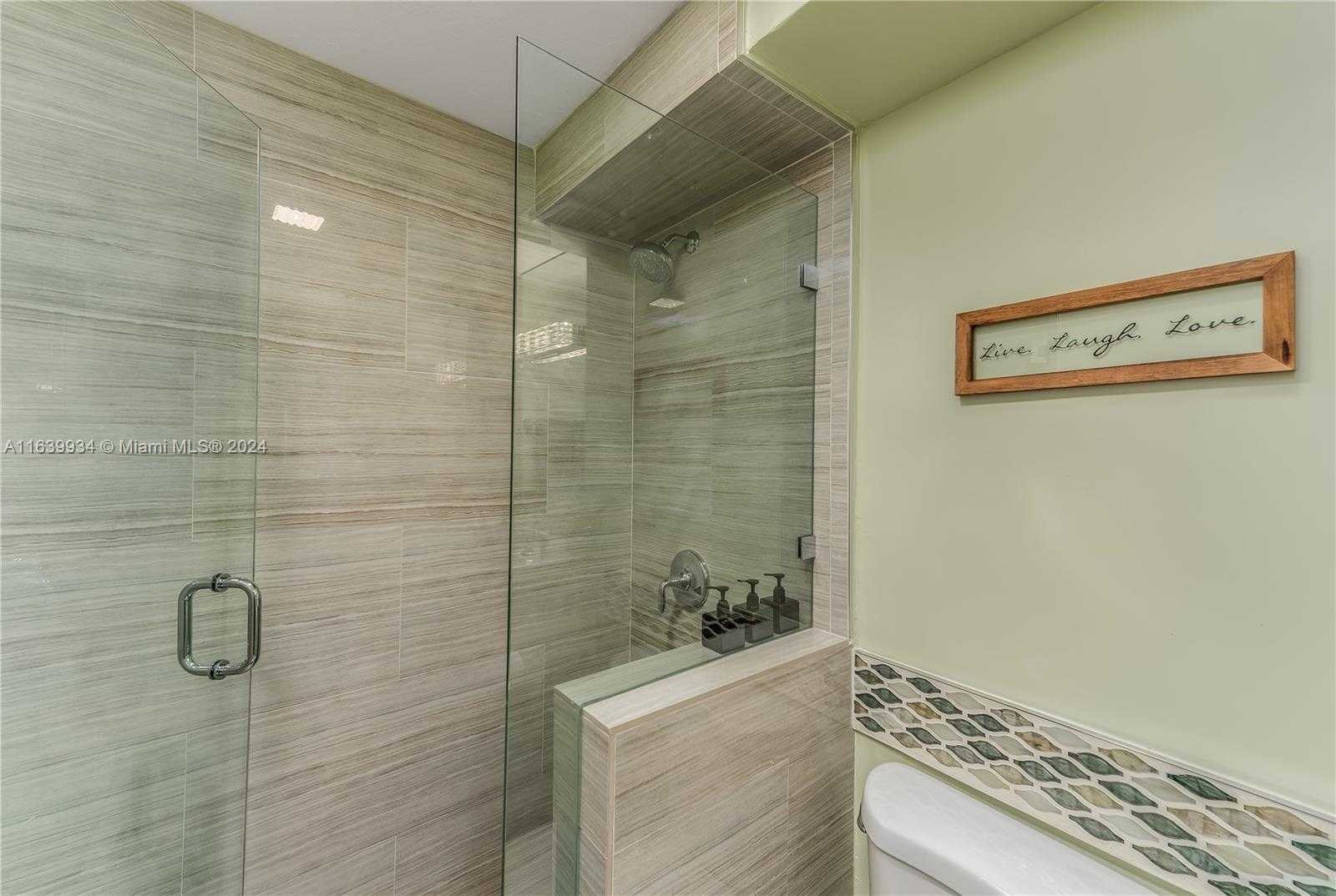 Small Image of 200 178th Dr, Sunny Isles Beach, FL 33160, USA Number 6