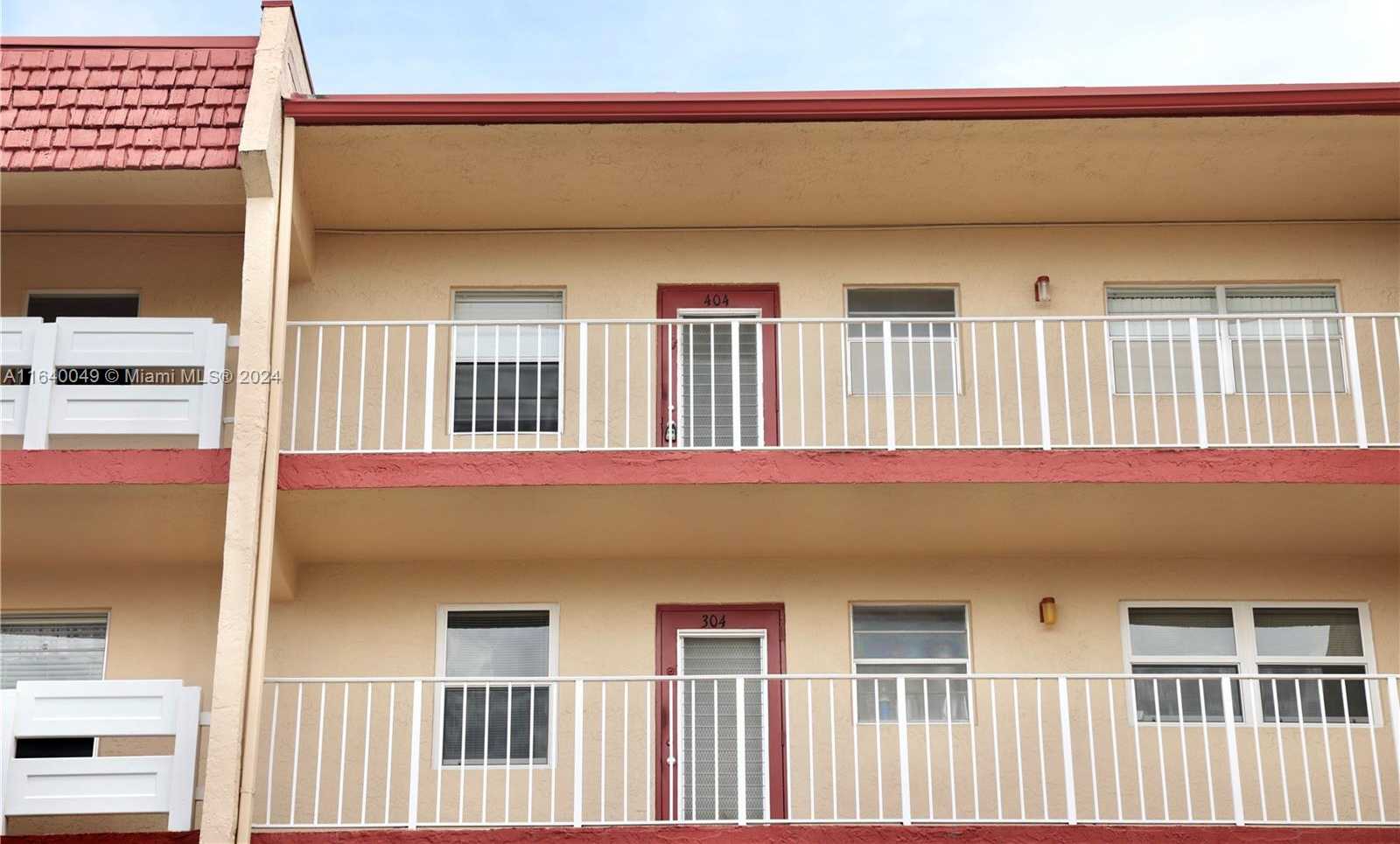 Small Image of 1040 COUNTRY CLUB DR #404, Margate Number 20
