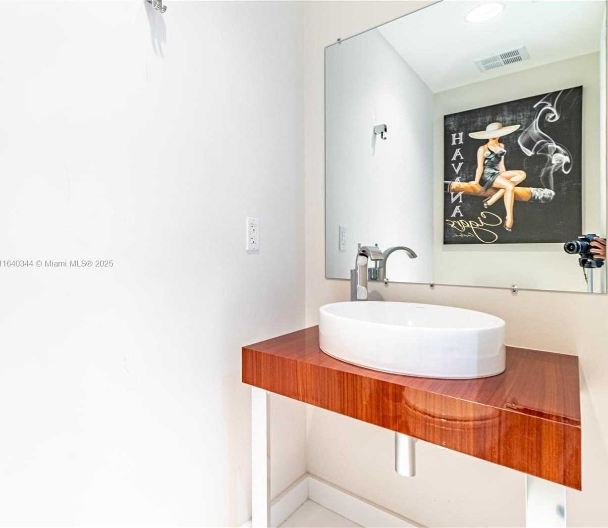 Small Image of 2711 SOUTH OCEAN DR #1901, Hollywood Number 13