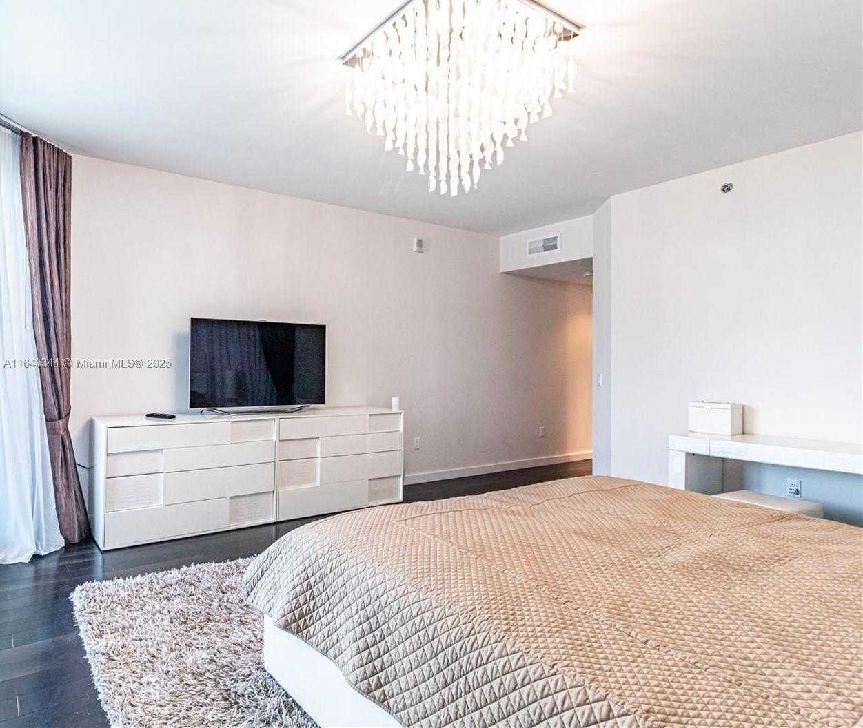 Small Image of 2711 SOUTH OCEAN DR #1901, Hollywood Number 9