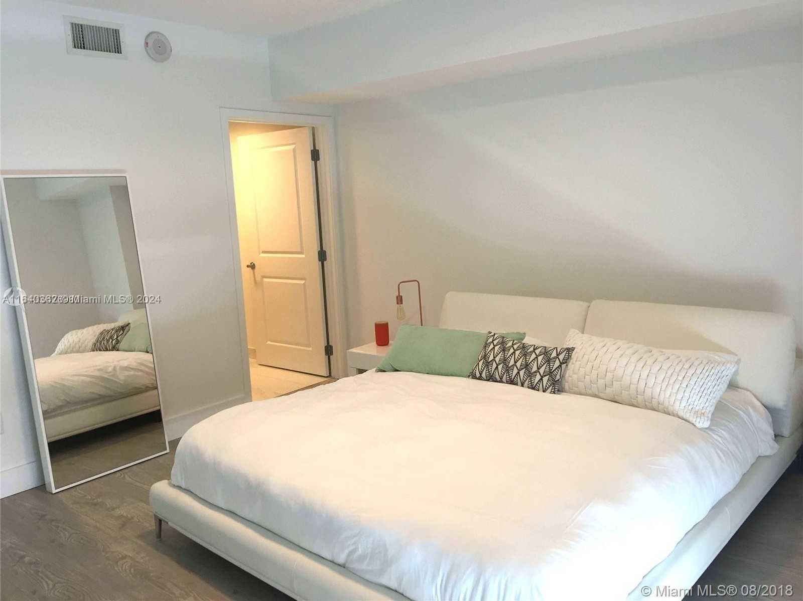 Small Image of 400 SUNNY ISLES BLVD #1019, Sunny Isles Beach Number 7