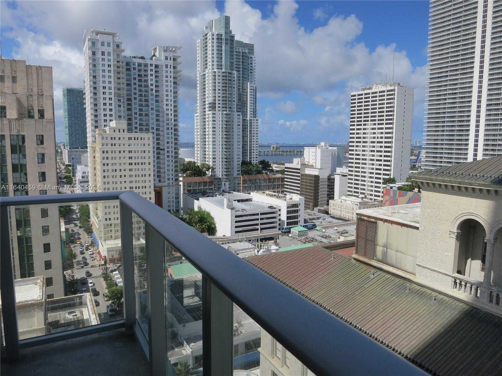 Small Image of 151 SE 1st St, Miami, FL 33131, USA Number 16