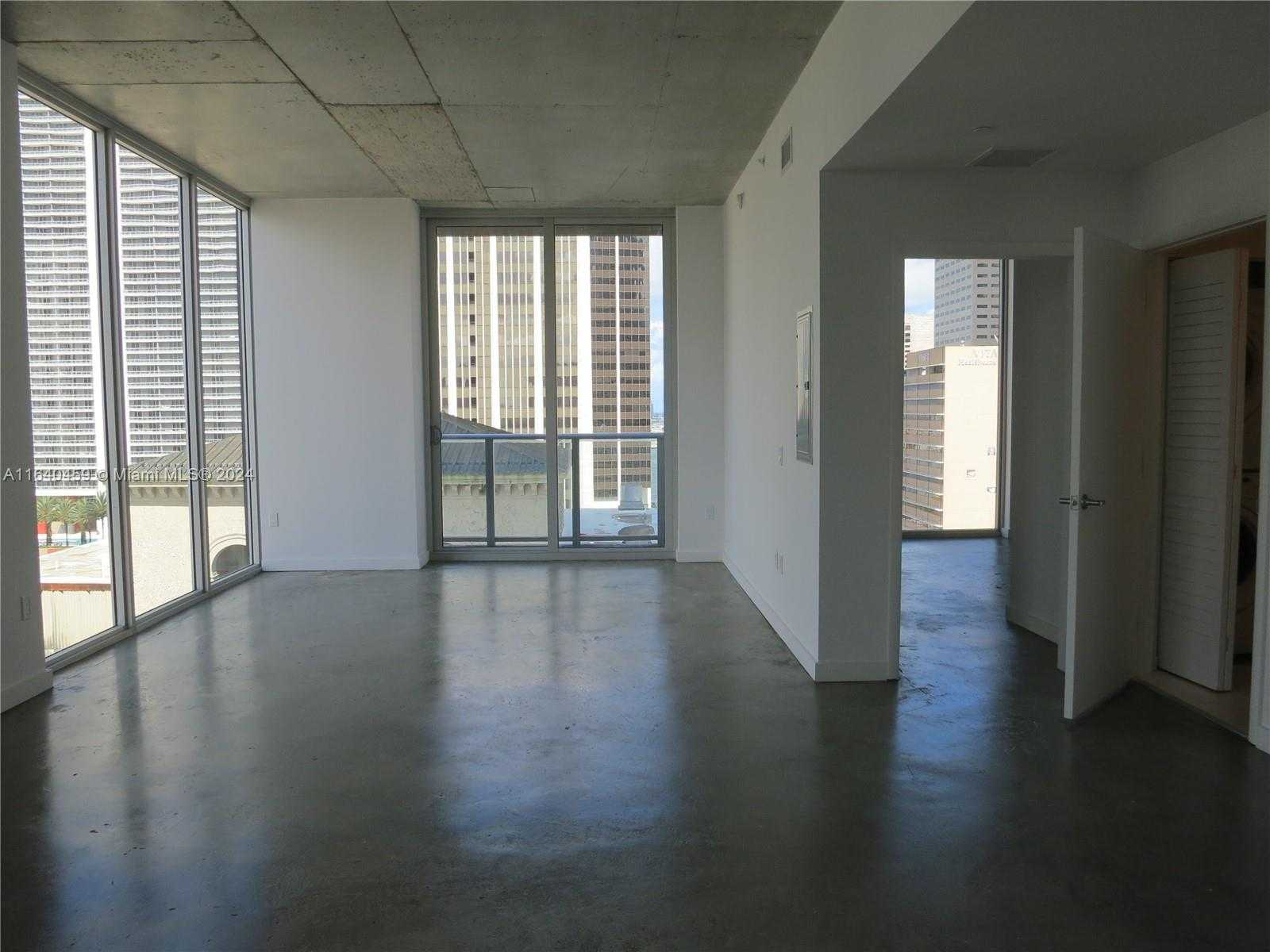 Small Image of 151 SE 1st St, Miami, FL 33131, USA Number 19