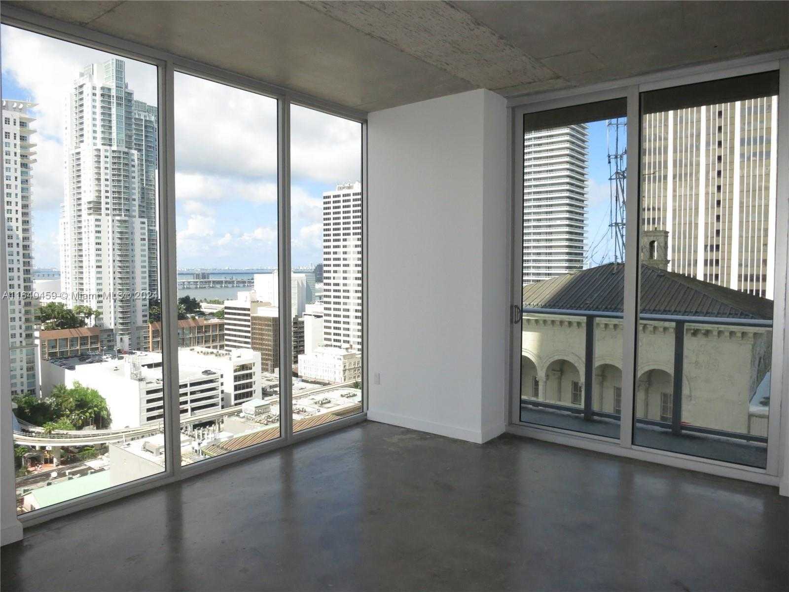 Small Image of 151 SE 1st St, Miami, FL 33131, USA Number 4