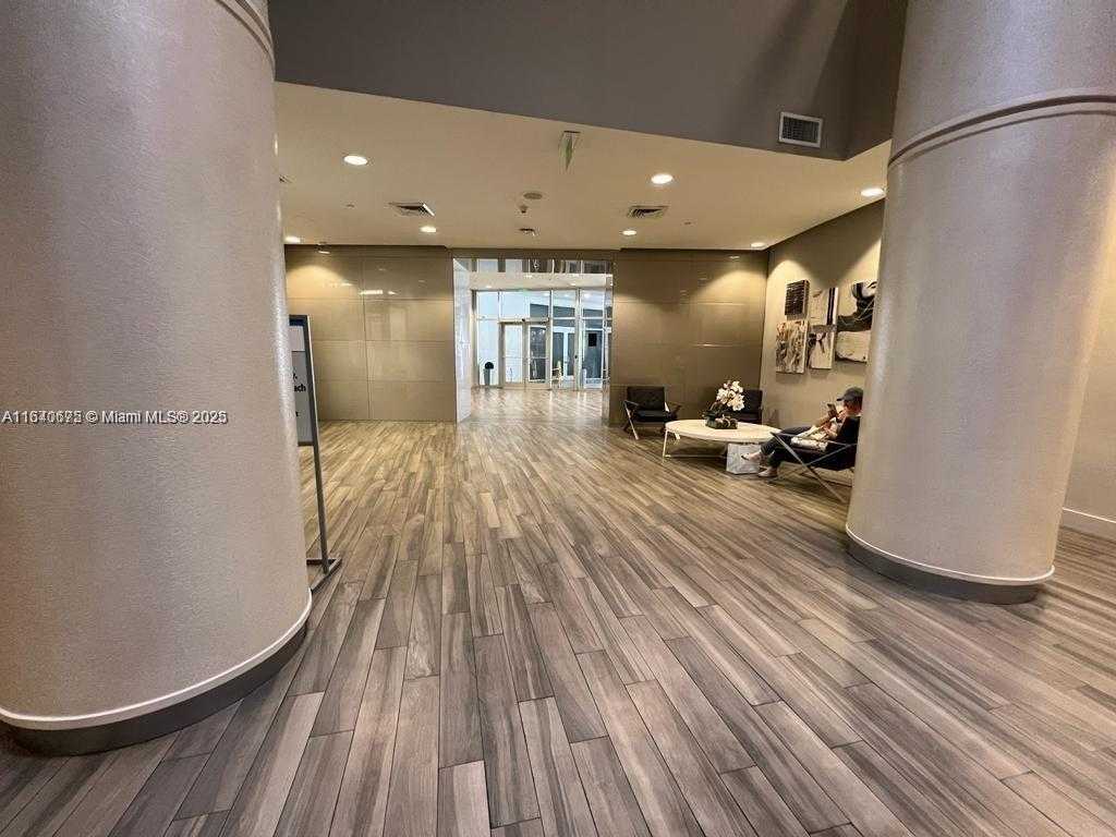 Small Image of 1750 NORTH BAYSHORE DR #2708, Miami Number 16