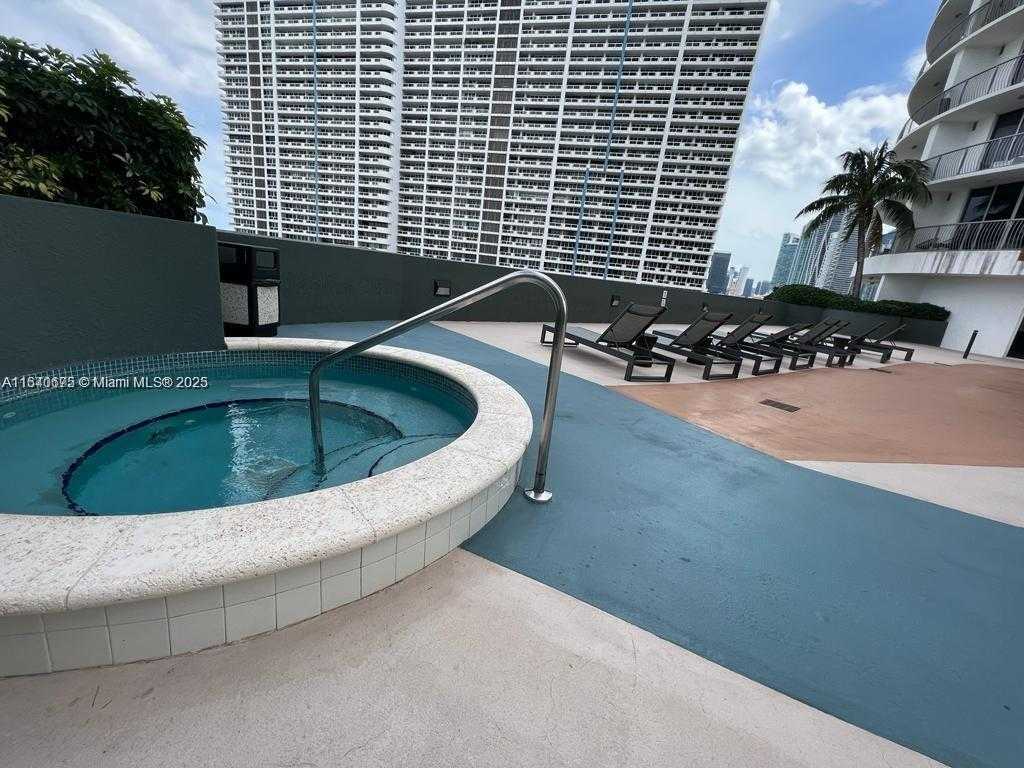Small Image of 1750 NORTH BAYSHORE DR #2708, Miami Number 19