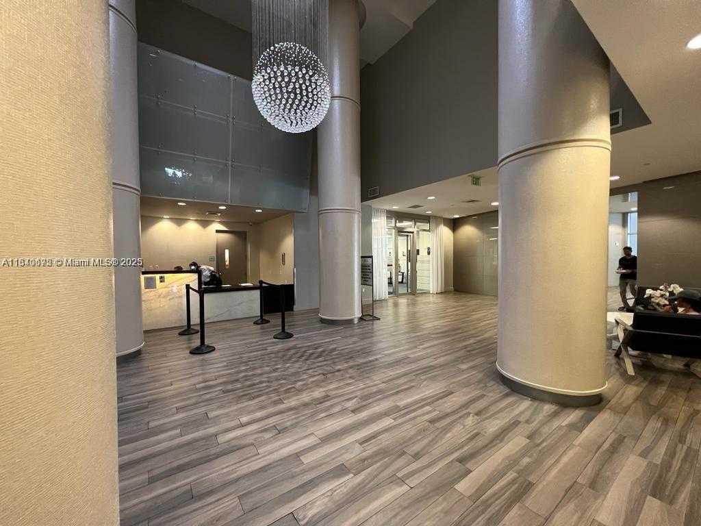Small Image of 1750 NORTH BAYSHORE DR #2708, Miami Number 20