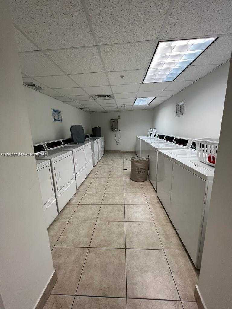 Small Image of 1750 NORTH BAYSHORE DR #2708, Miami Number 23