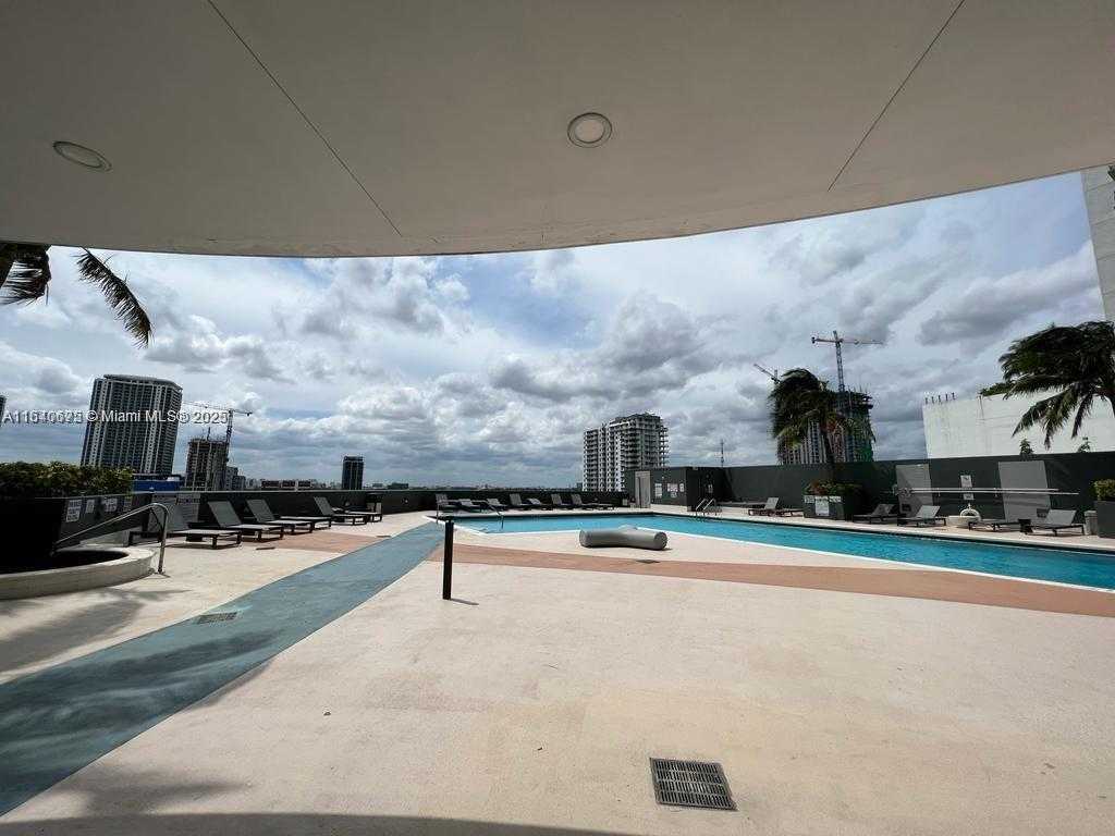 Small Image of 1750 NORTH BAYSHORE DR #2708, Miami Number 24