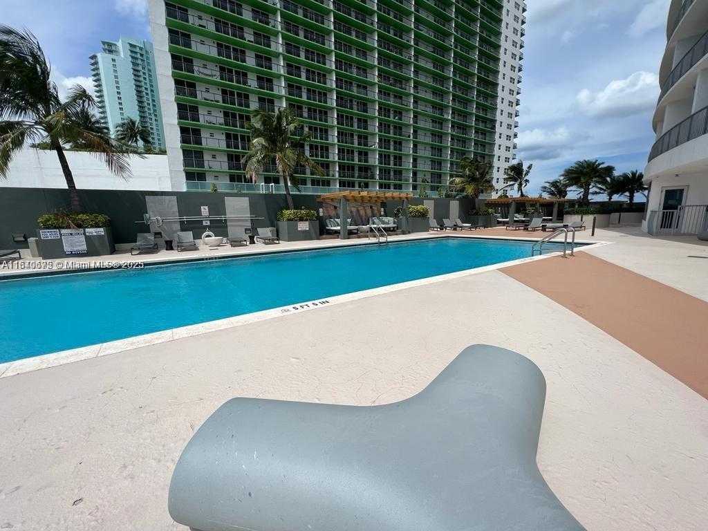 Small Image of 1750 NORTH BAYSHORE DR #2708, Miami Number 25