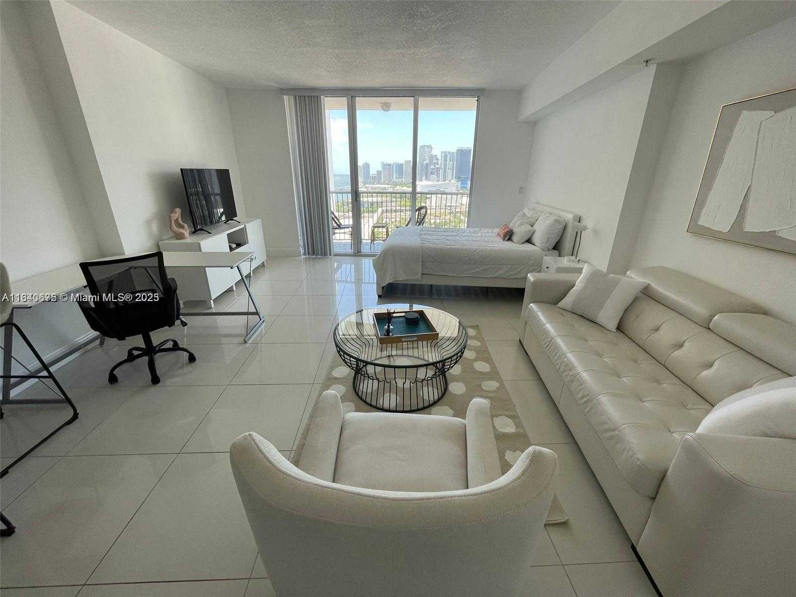 Small Image of 1750 NORTH BAYSHORE DR #2708, Miami Number 4