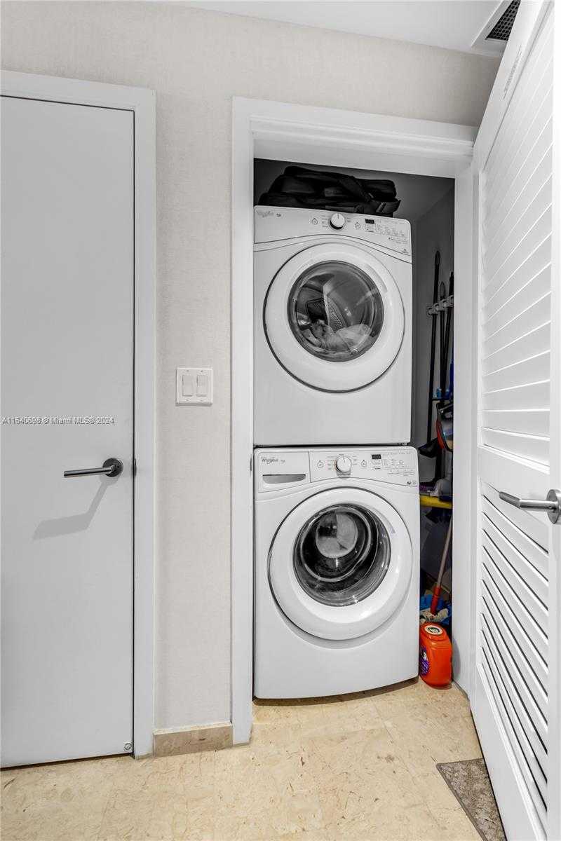 Small Image of 88 SOUTH WEST 7TH ST #3907, Miami Number 18